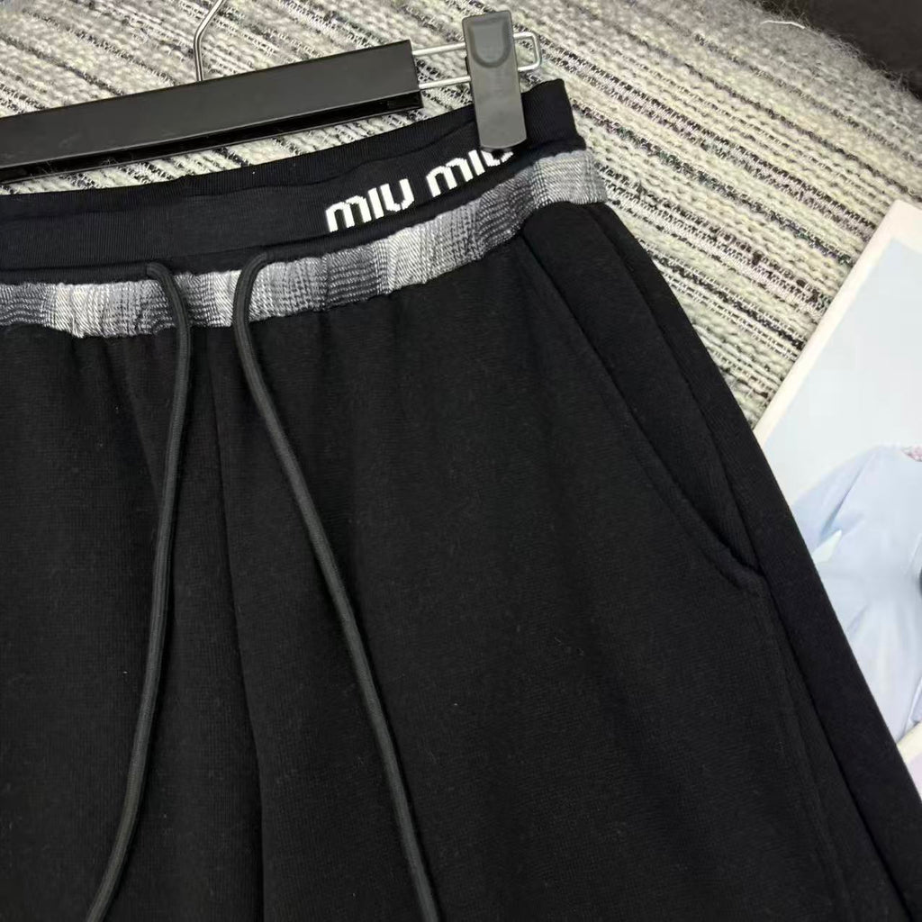 MIUMIU PANTS STYLE 572