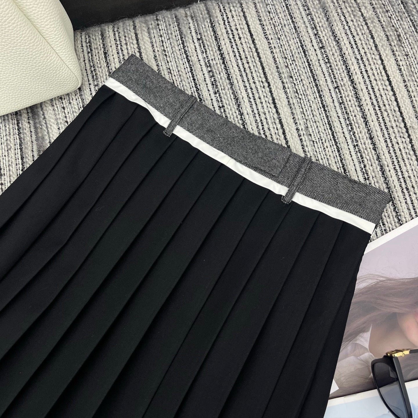 PRADA 26S PLEATED SKIRT 762