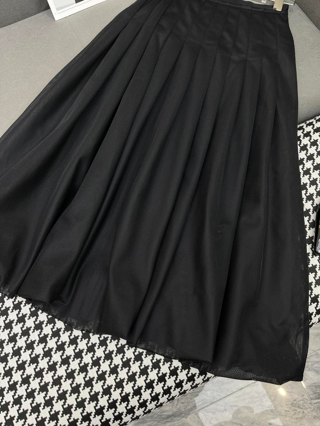 BLACK SKIRT MODEL 25S