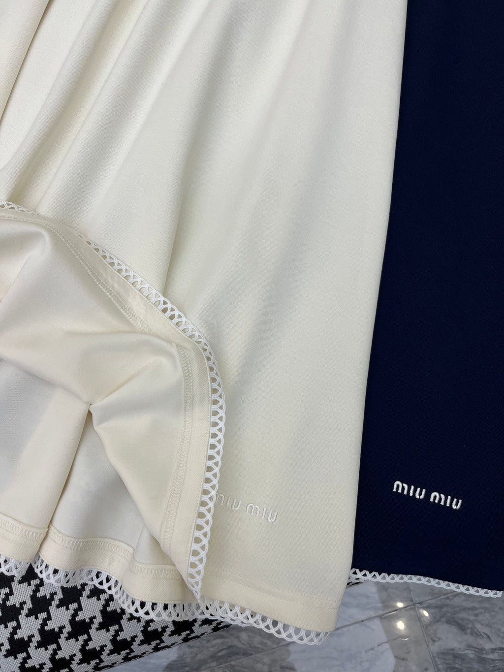 ELEGANT SET – TOP WITH FLOWY A-LINE SKIRT