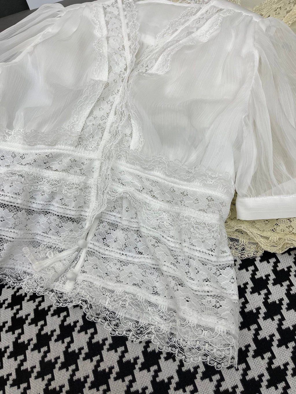 DIOR NEW DESIGN V-NECK LACE BLOUSE WITH PUFF SLEEVES