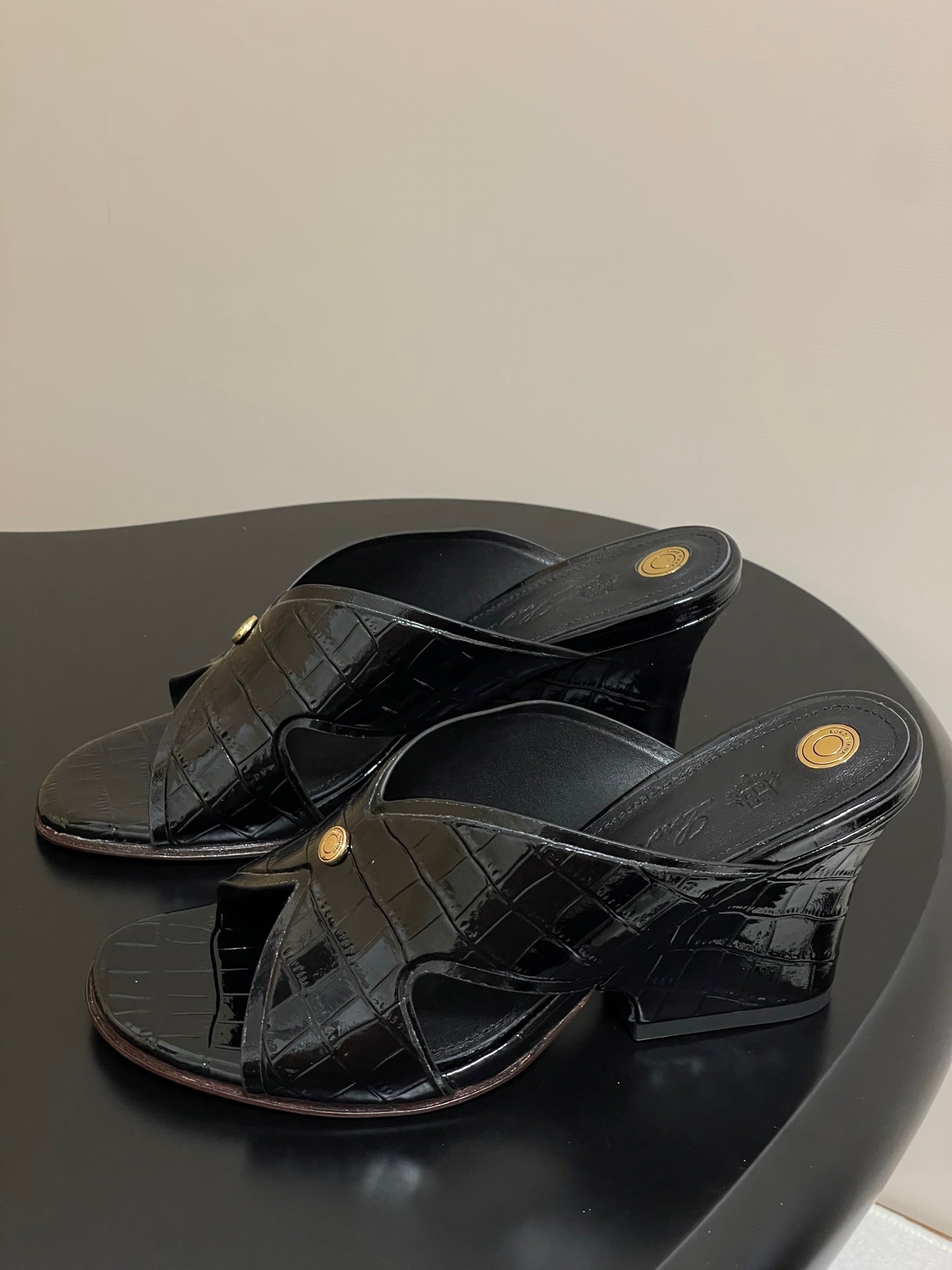 HIGH HEELS 80 MM IN BLACK CALFSKIN SNAKE EMBOSSING