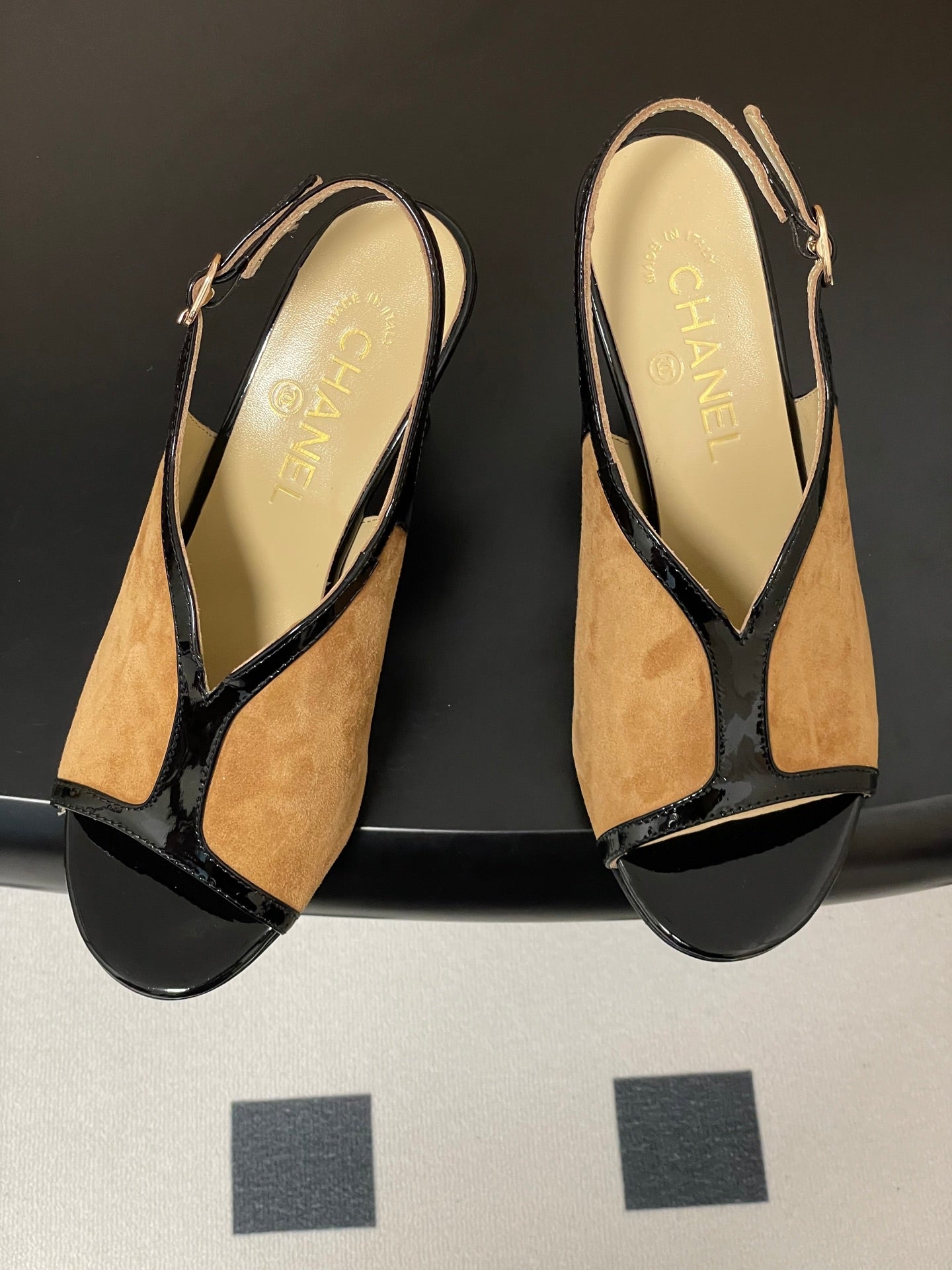 CC HIGH HEELS 85MM IN BROWN AND BLACK SUEDE