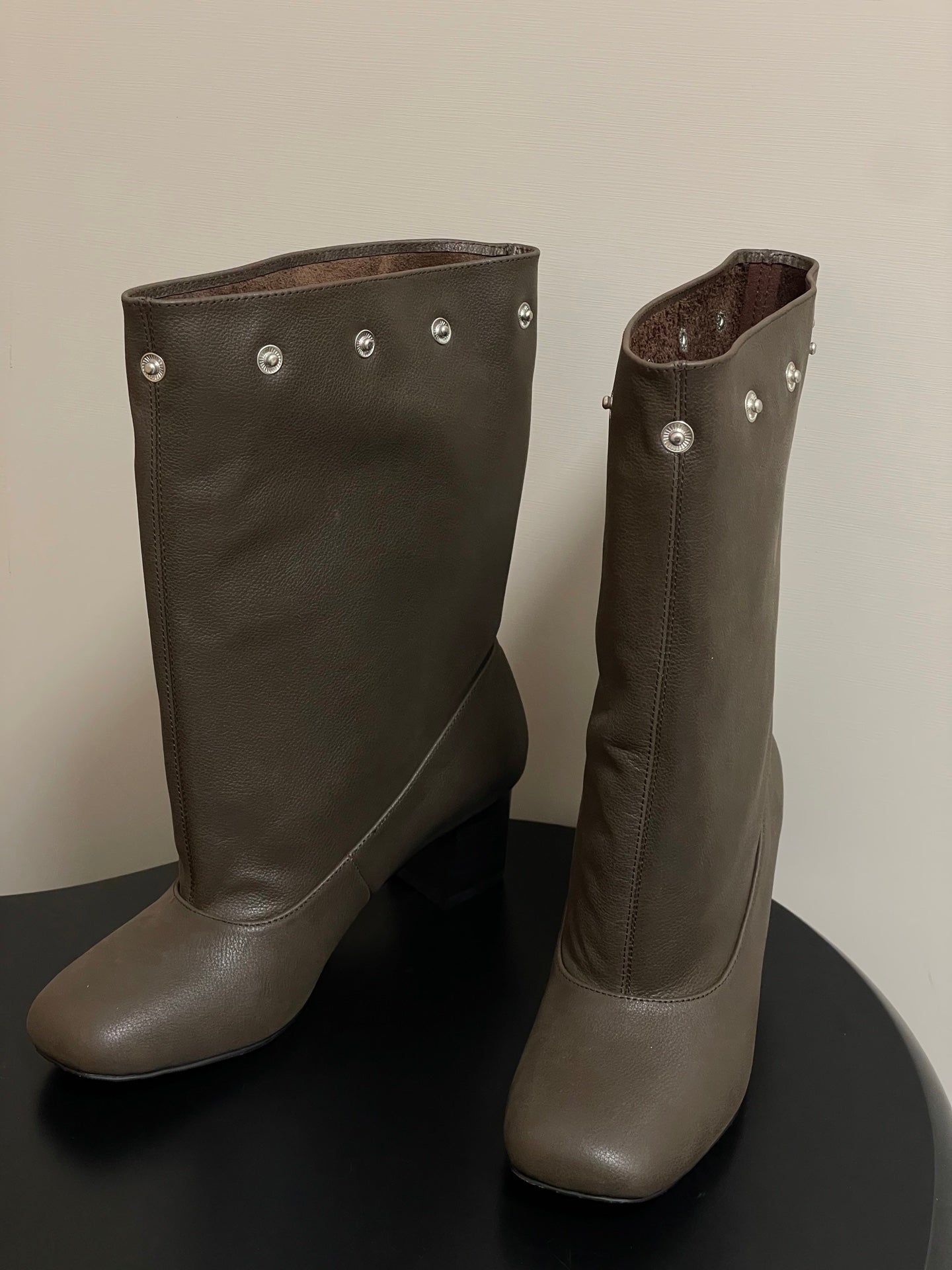 ALO 25S PALOMA WOOL TIERED BOOTS IN DARK BROWN LAMBSKIN WITH STUD