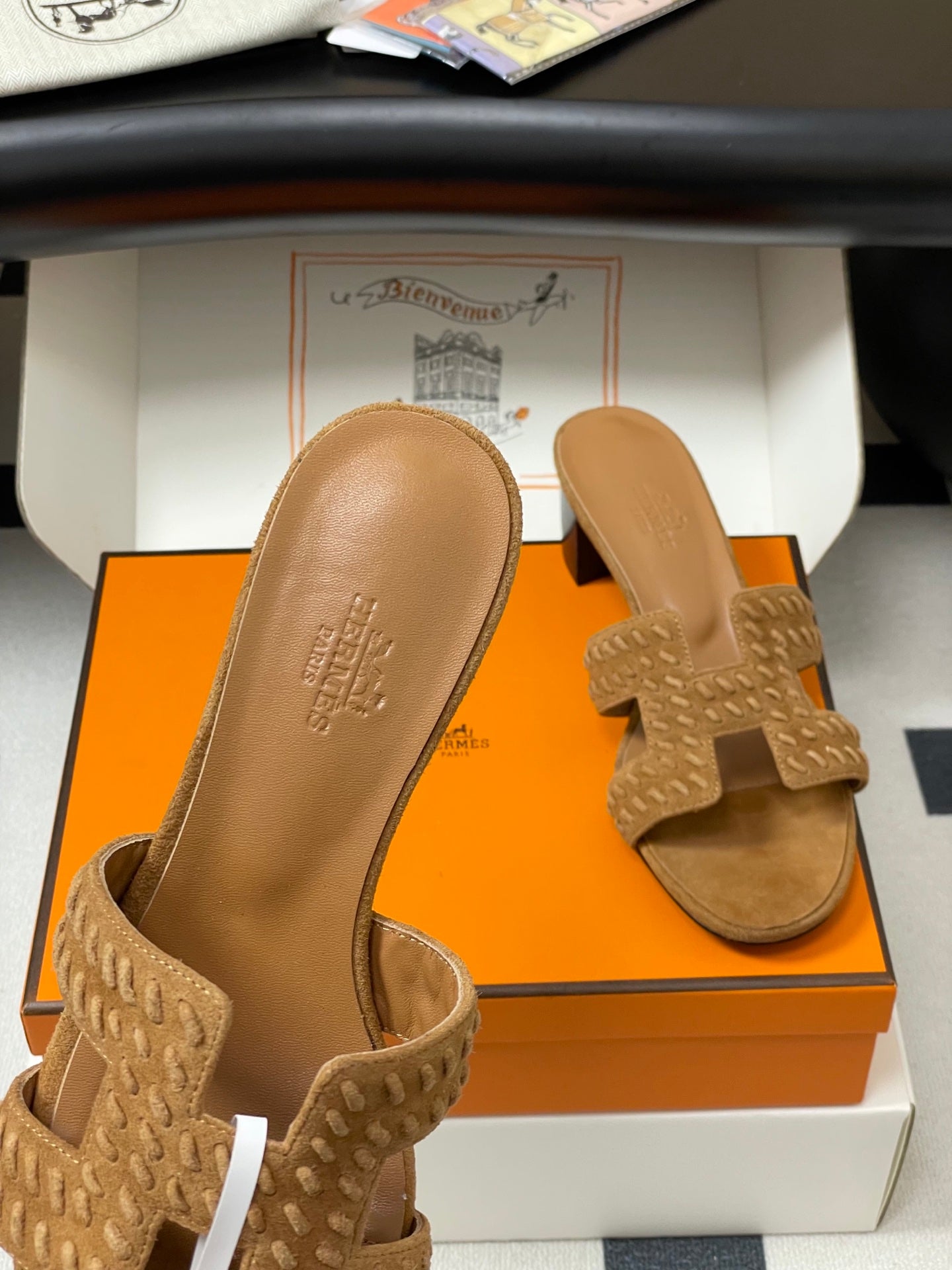 HM 25S ORAN HIGH‑HEEL SANDAL IN LIGHT BROWN SUEDE AND LAMBSKIN