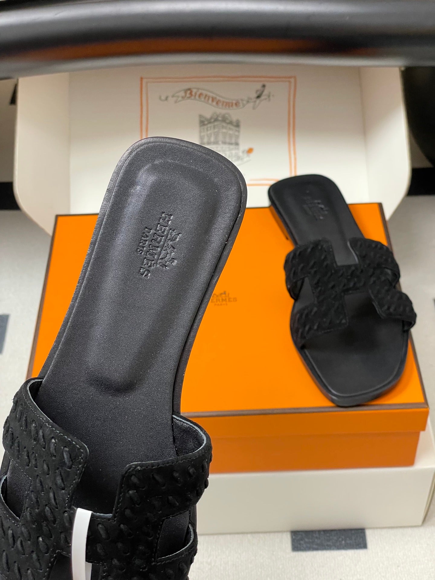 HM 25S ORAN SANDAL IN BLACK SUEDE AND LAMBSKIN
