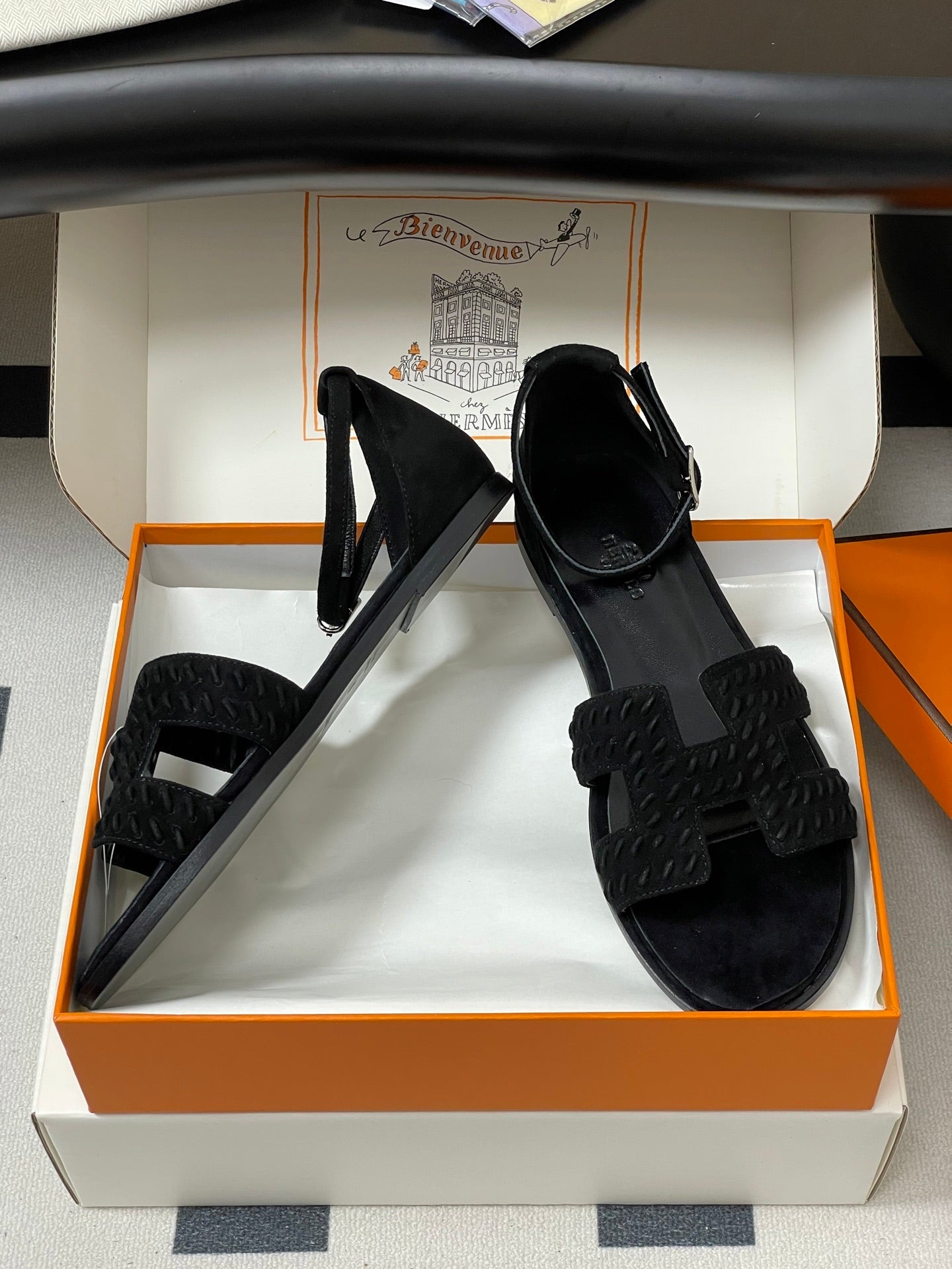 HM 25S SANTORINI SANDAL IN BLACK SUEDE AND LAMBSKIN