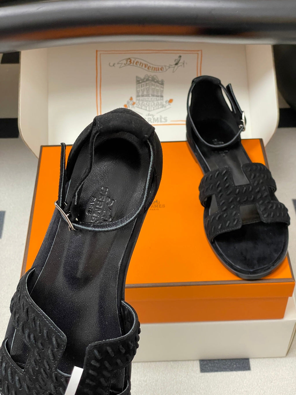 HM 25S SANTORINI SANDAL IN BLACK SUEDE AND LAMBSKIN