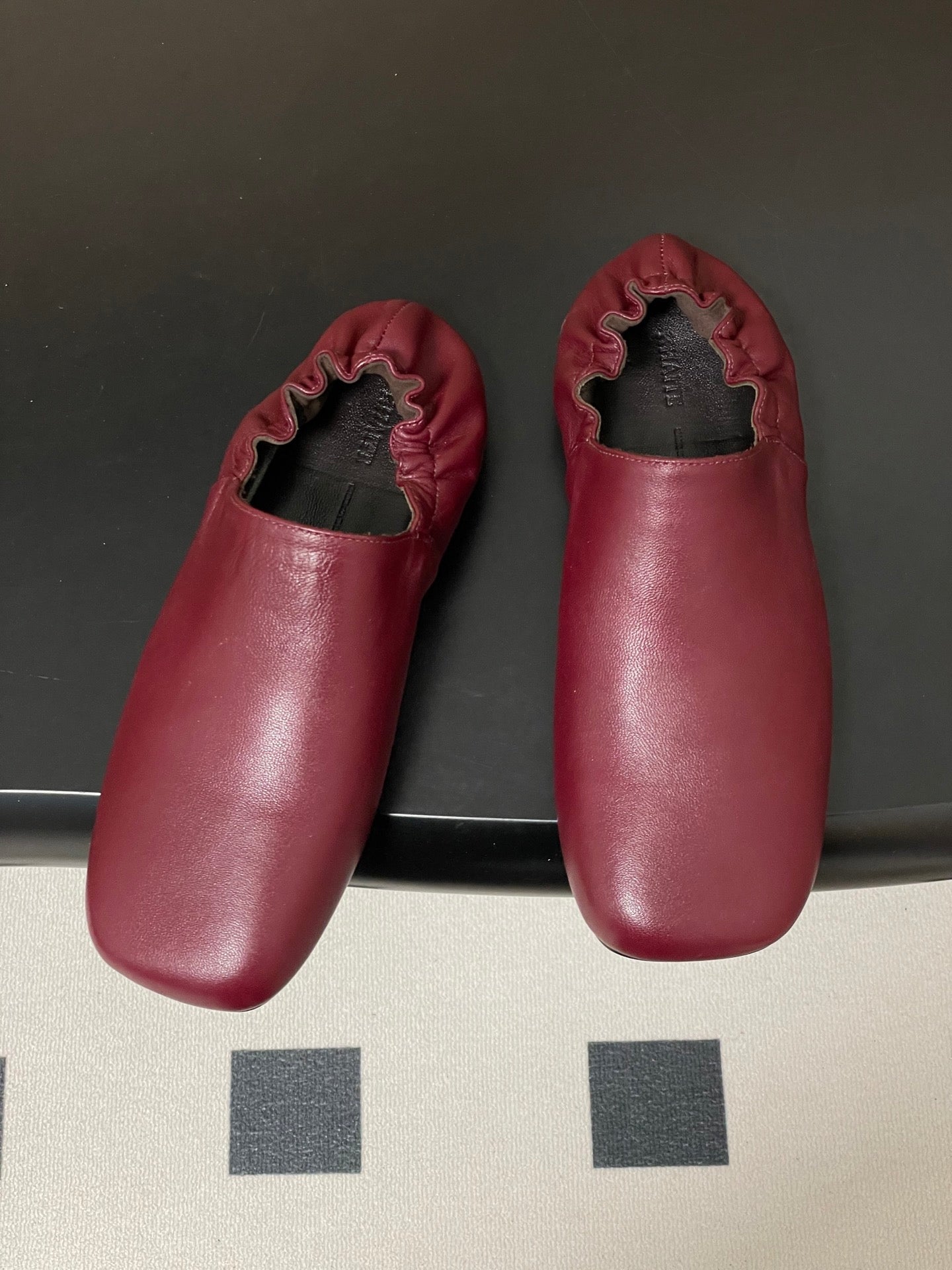 CELINE 26S ELASTIC-BACK FLAT SHOES IN DARK RED LAMBSKIN