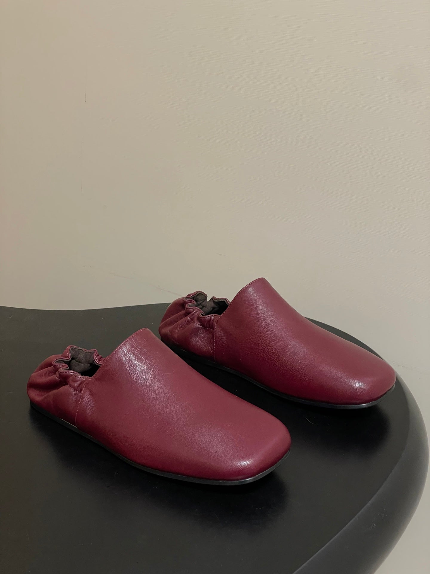 CELINE 26S ELASTIC-BACK FLAT SHOES IN DARK RED LAMBSKIN