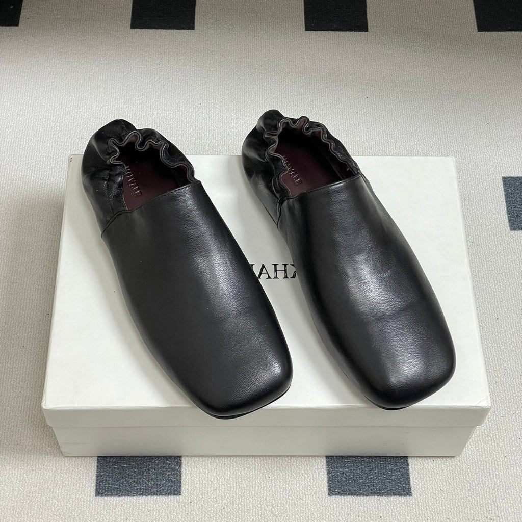 CELINE 26S ELASTIC-BACK FLAT SHOES IN BLACK LAMBSKIN