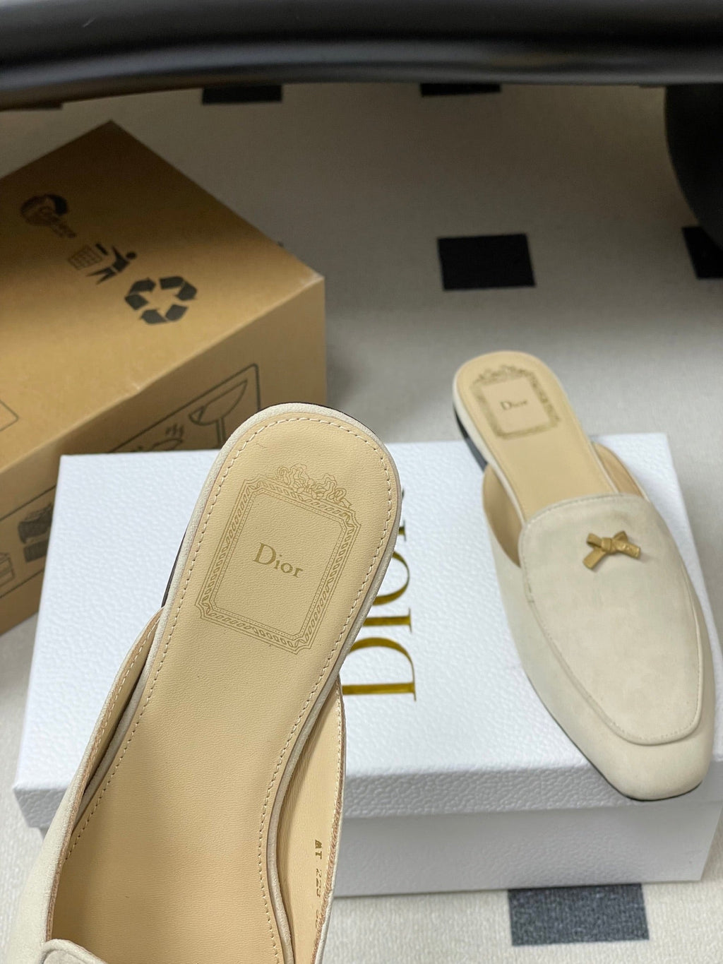 DIOR 26S MULES IN BEIGE SUEDE WITH BOW