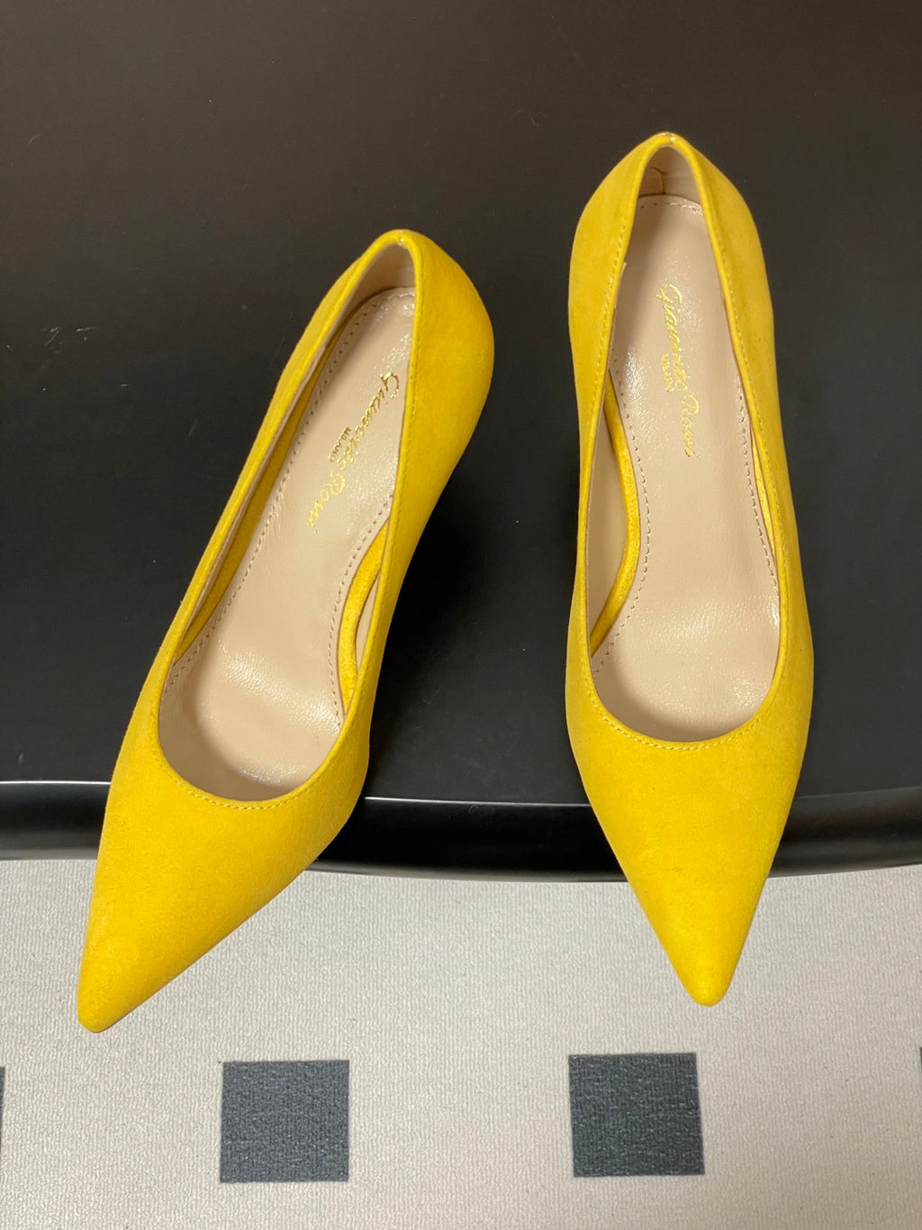 GIANVITO ROSSI 26S HIGH HEELS 85 MM IN YELLOW SUEDE