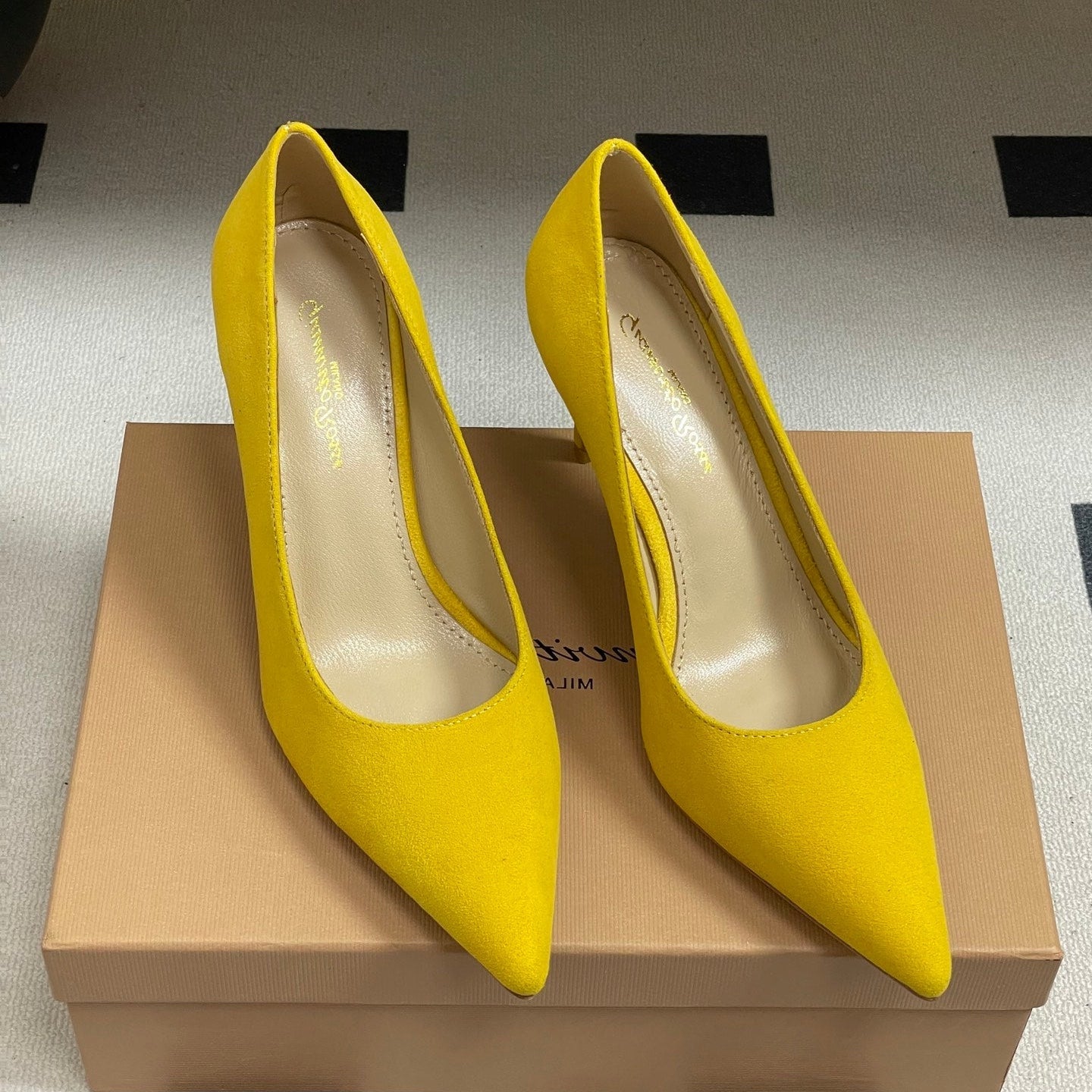 GIANVITO ROSSI 26S HIGH HEELS 85 MM IN YELLOW SUEDE