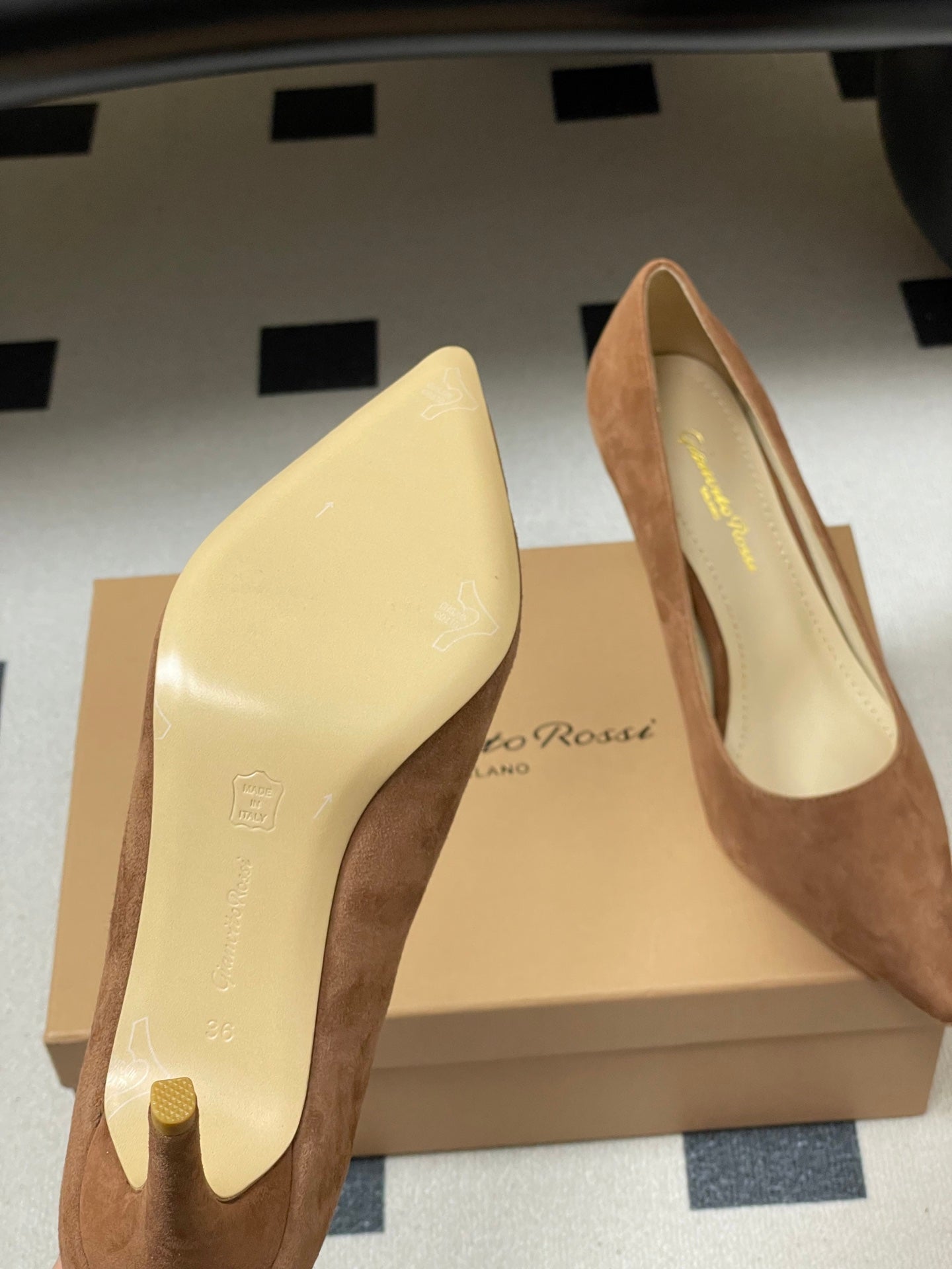 GIANVITO ROSSI 26S HIGH HEELS 85 MM IN BROWN SUEDE