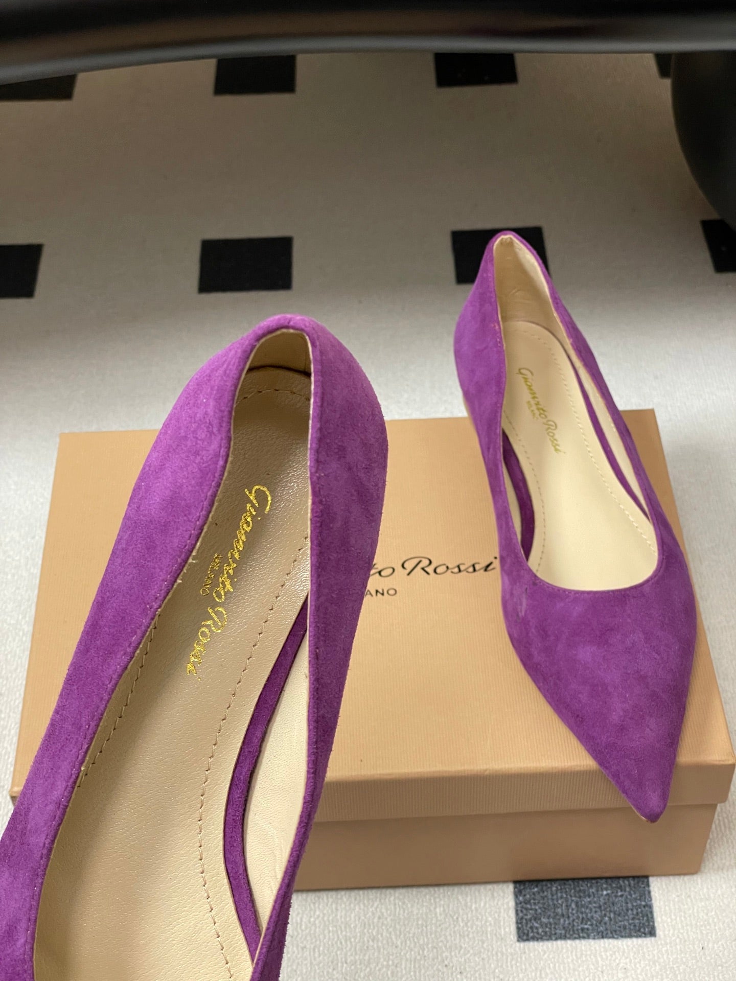 GIANVITO ROSSI 26S FLATS IN PURPLE SUEDE