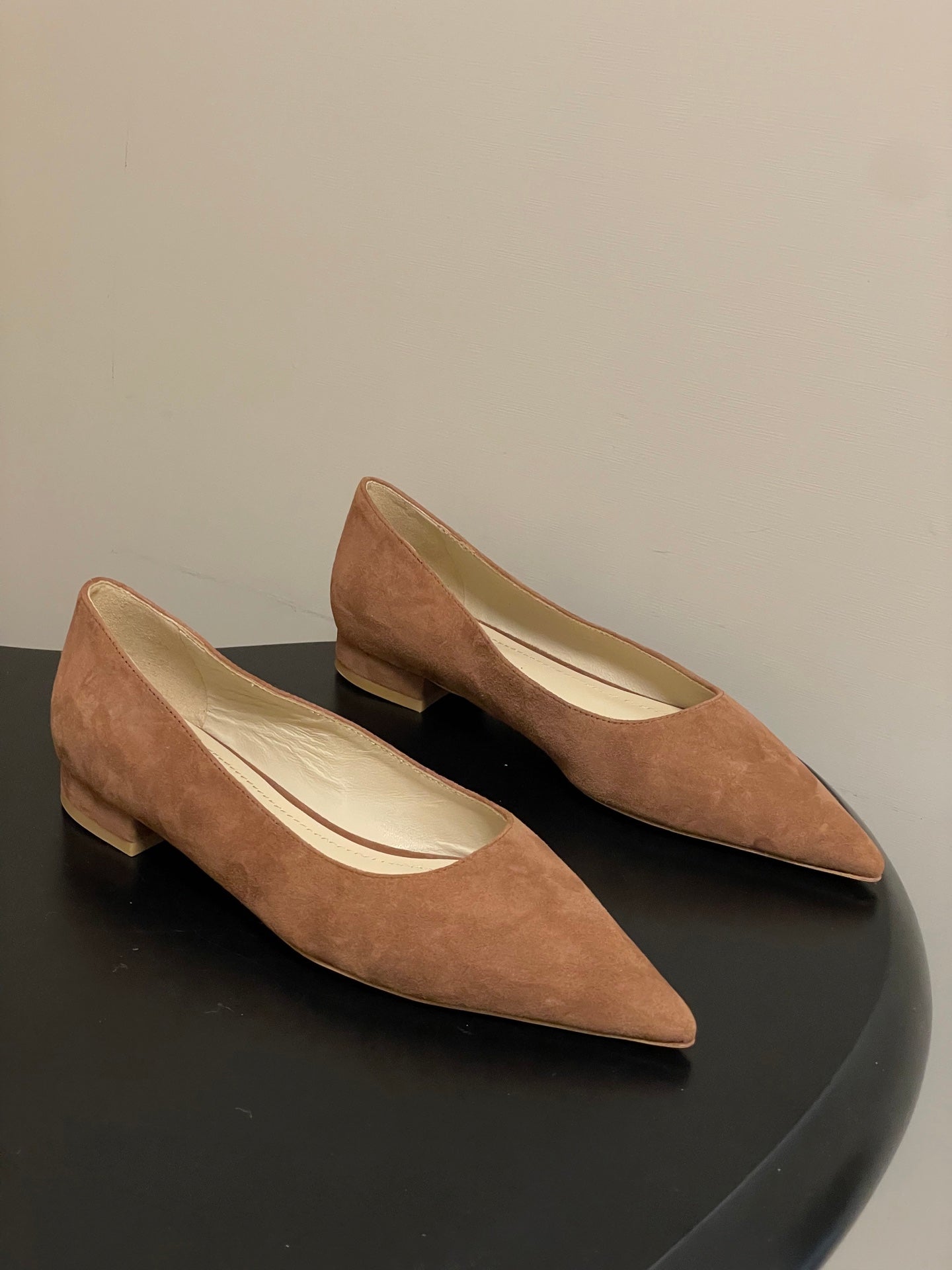 GIANVITO ROSSI 26S FLATS IN BROWN SUEDE