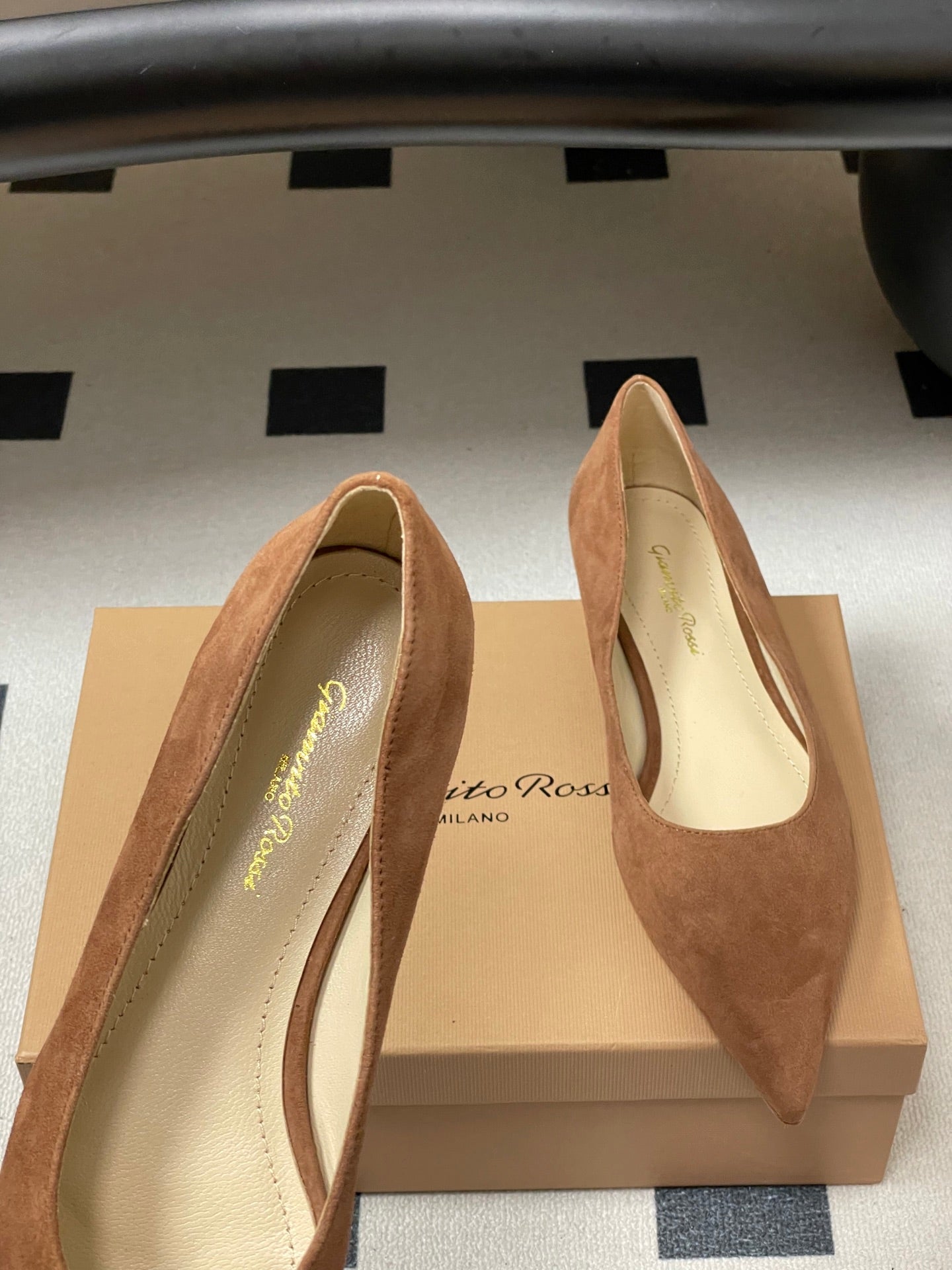 GIANVITO ROSSI 26S FLATS IN BROWN SUEDE