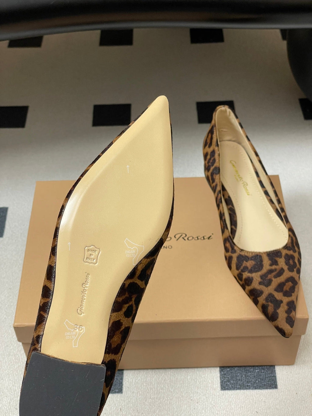 GIANVITO ROSSI 26S FLATS IN LEOPARD PRINT PONY HAIR