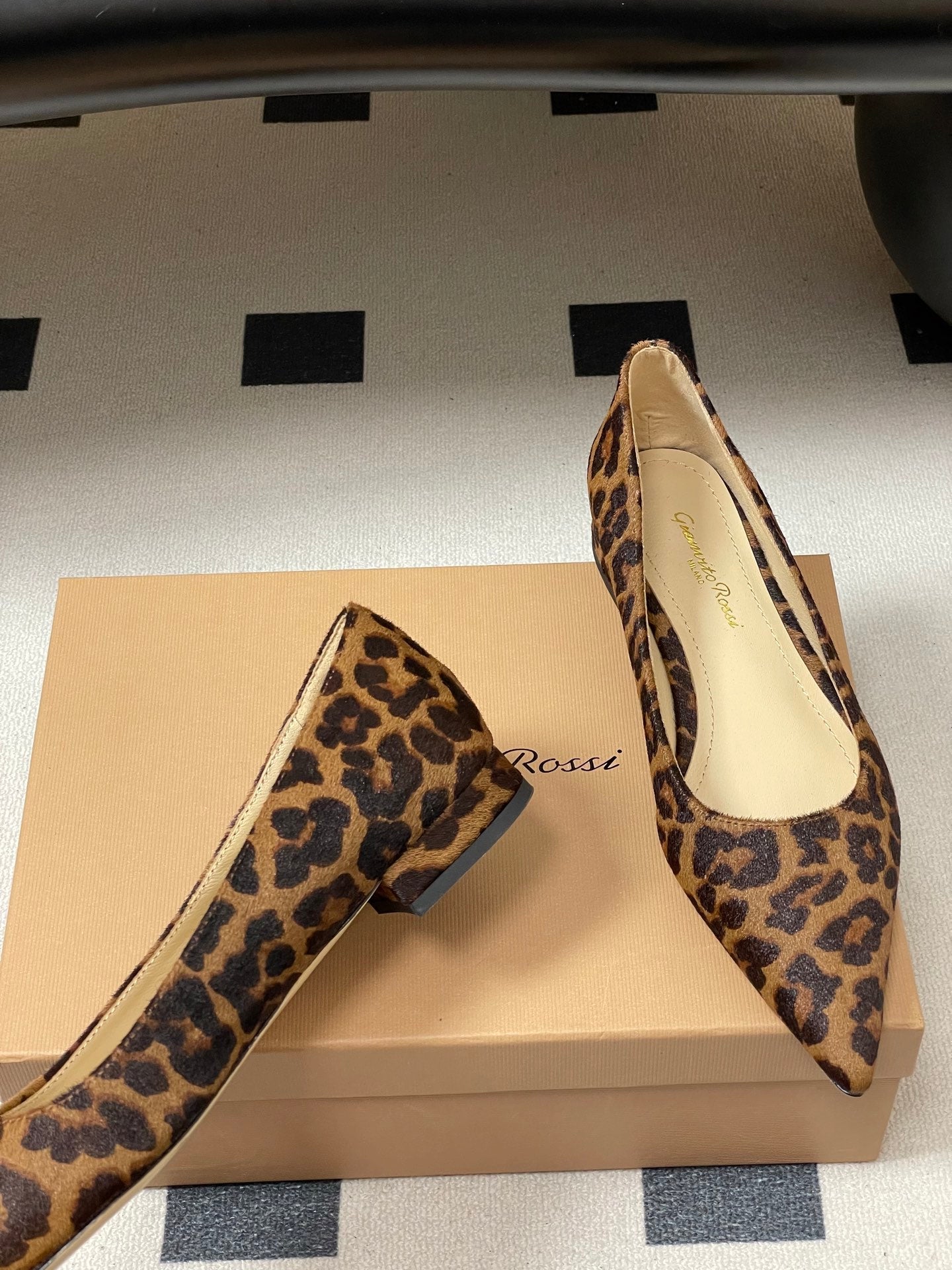 GIANVITO ROSSI 26S FLATS IN LEOPARD PRINT PONY HAIR