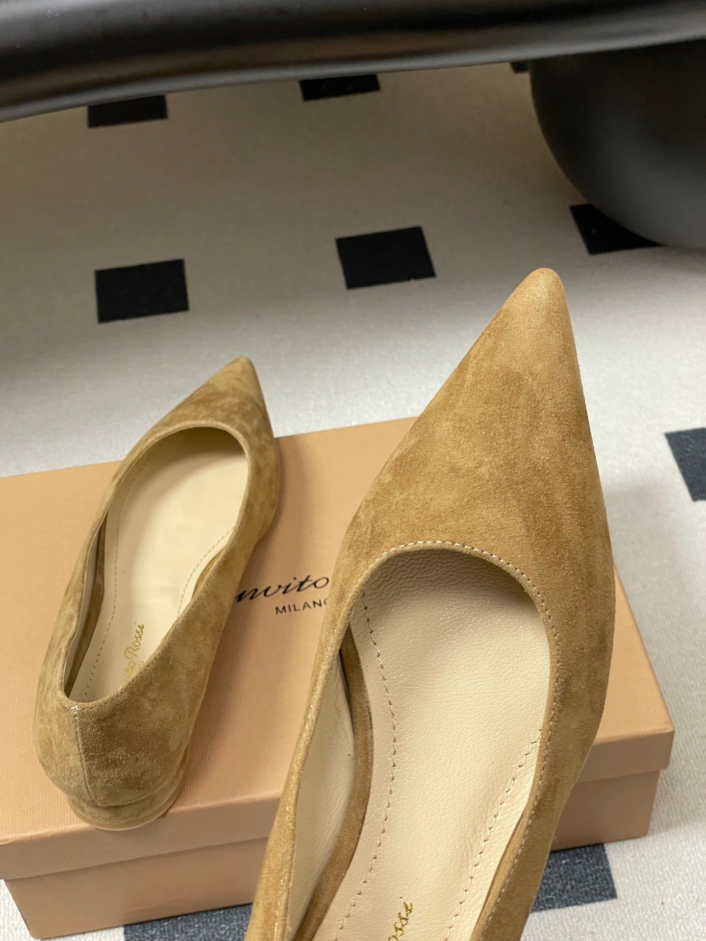 GIANVITO ROSSI 26S FLATS IN LIGHT BROWN SUEDE