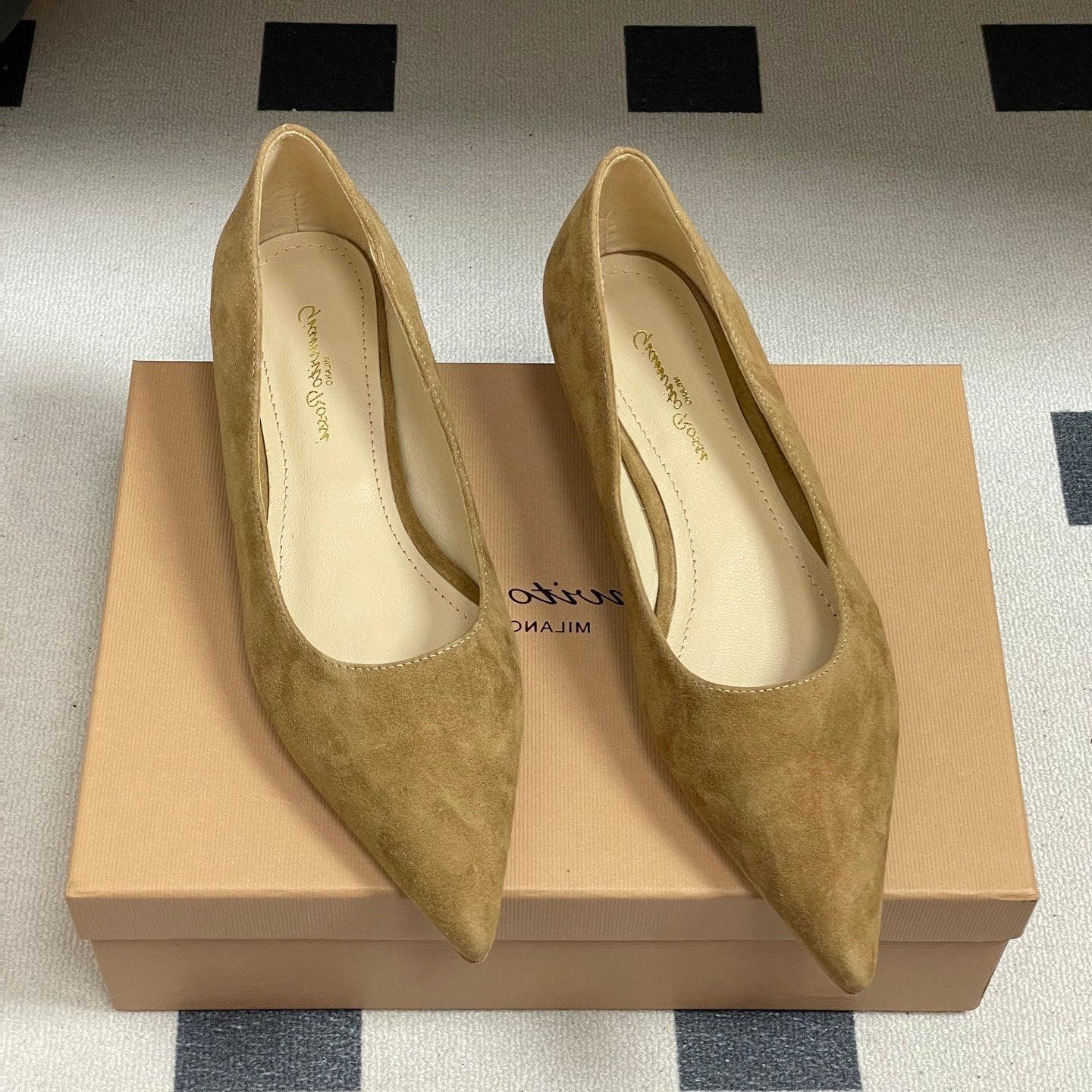 GIANVITO ROSSI 26S FLATS IN LIGHT BROWN SUEDE