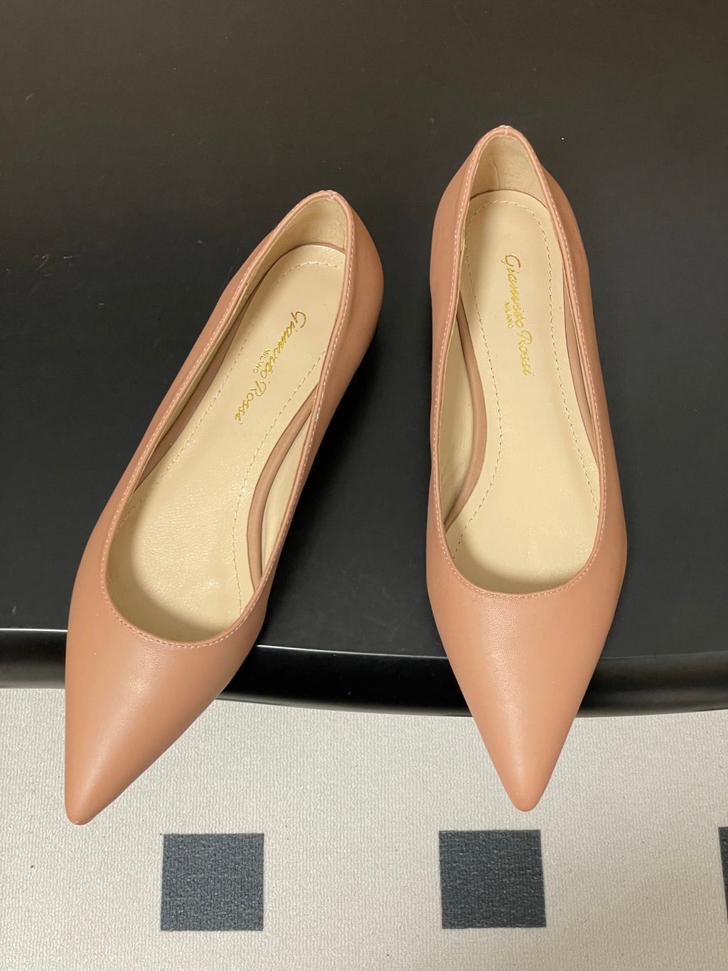 GIANVITO ROSSI 26S FLATS IN NUDE CALFSKIN
