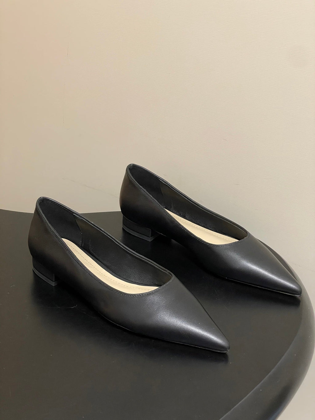 GIANVITO ROSSI 26S FLATS IN BLACK CALFSKIN