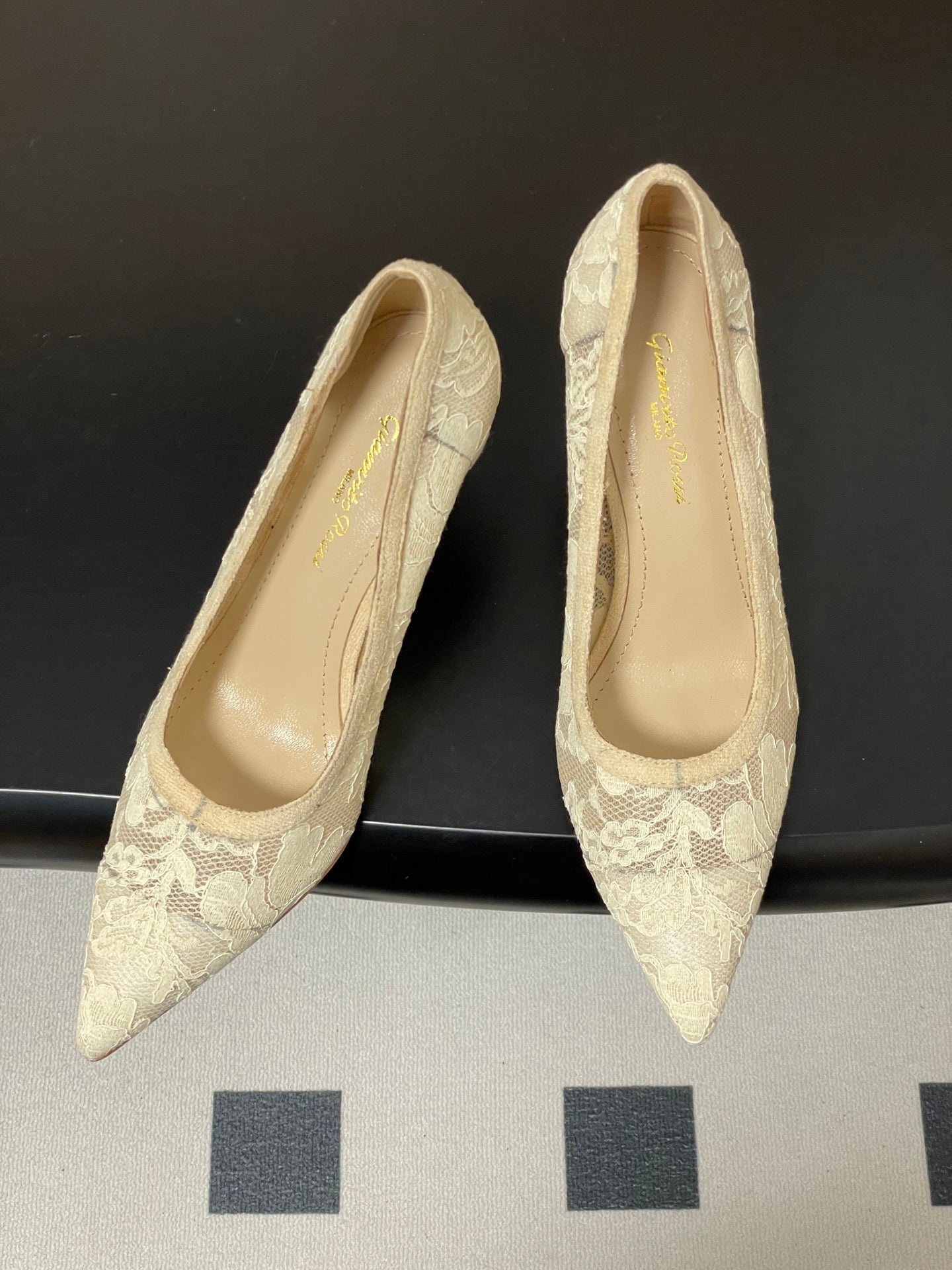 GIANVITO ROSSI 26S HIGH HEELS 85 MM IN CREAM WHITE LACE