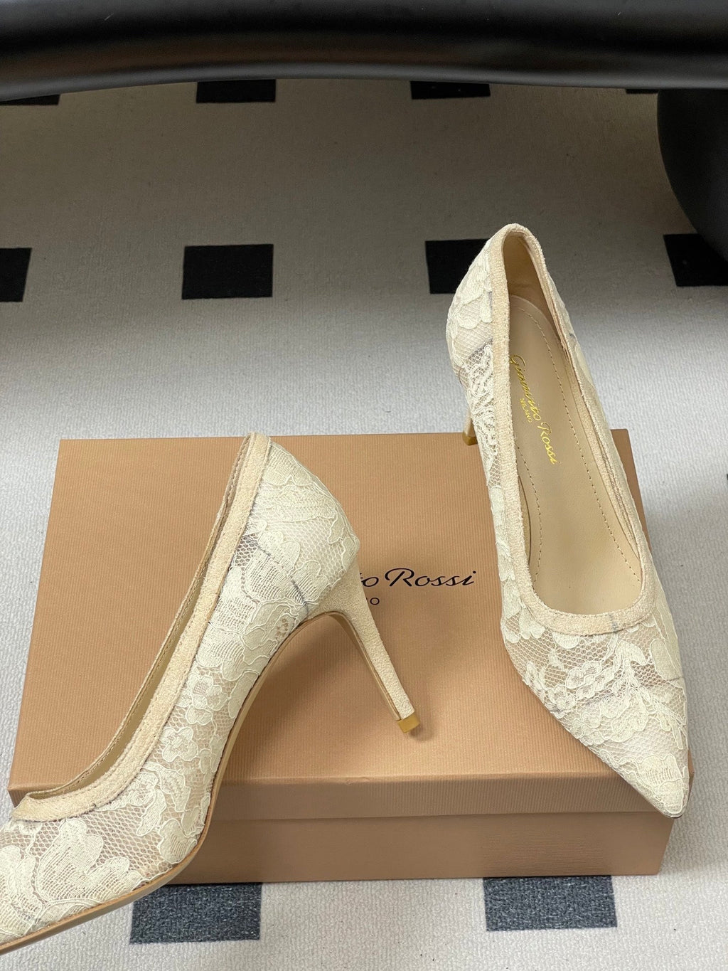 GIANVITO ROSSI 26S HIGH HEELS 85 MM IN CREAM WHITE LACE