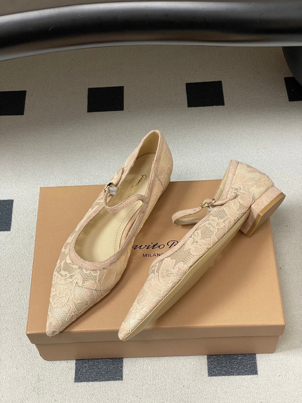 GIANVITO ROSSI 26S MARY JANE IN NUDE LACE