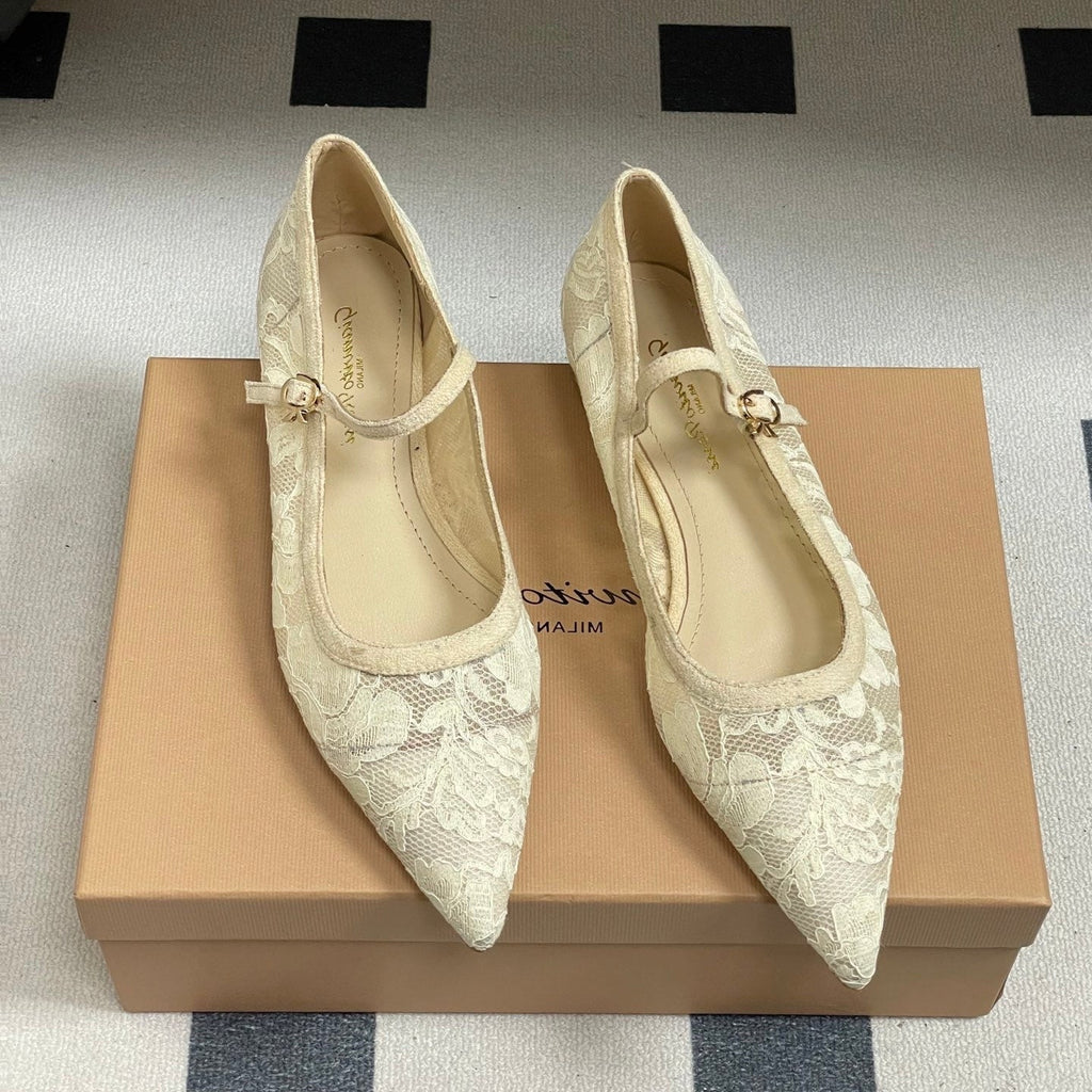 GIANVITO ROSSI 26S MARY JANE IN CREAM WHITE LACE