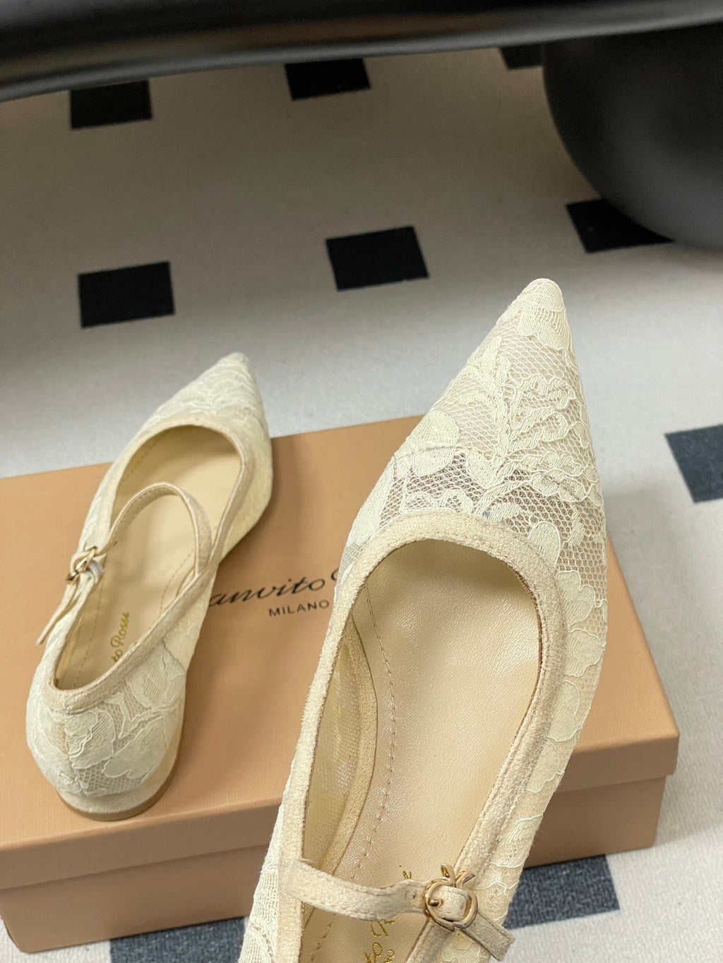 GIANVITO ROSSI 26S MARY JANE IN CREAM WHITE LACE