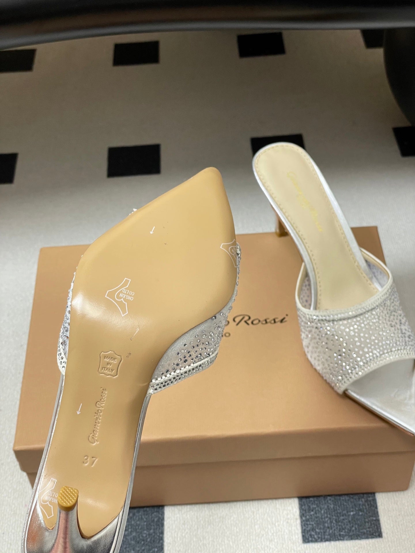 GIANVITO ROSSI 26S HIGH HEELS 85 MM IN SILVER LAMBSKIN WITH RHINESTONE STRAP