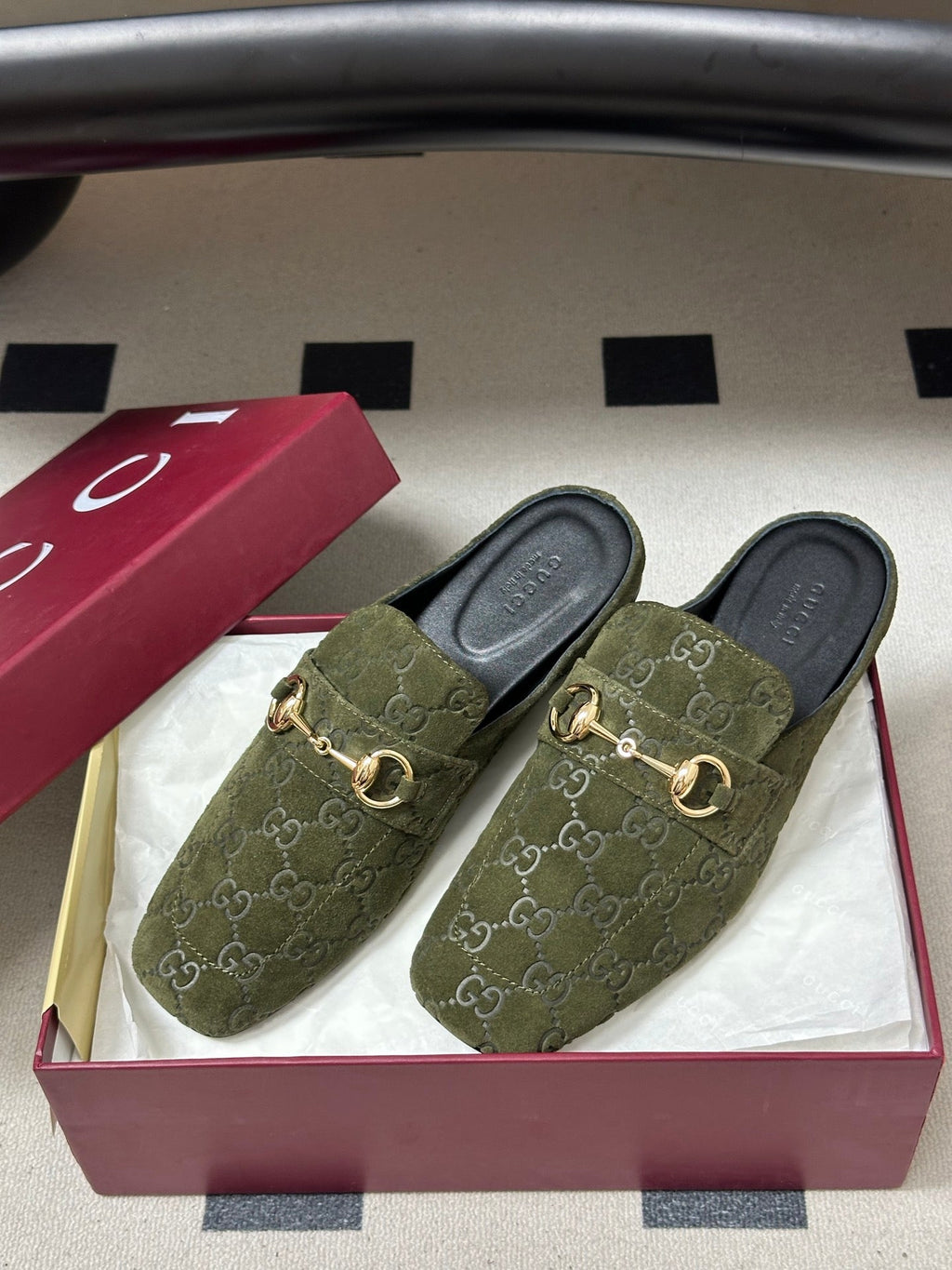GUCCI 26S HORSEBIT LOAFER MULES IN MOSS GREEN SUEDE