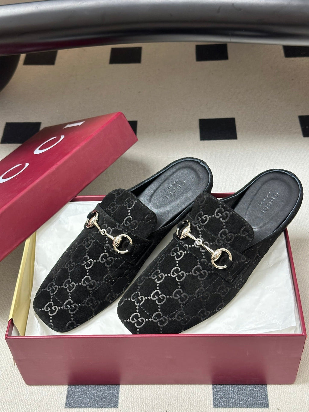 GUCCI 26S HORSEBIT LOAFER MULES IN BLACK SUEDE