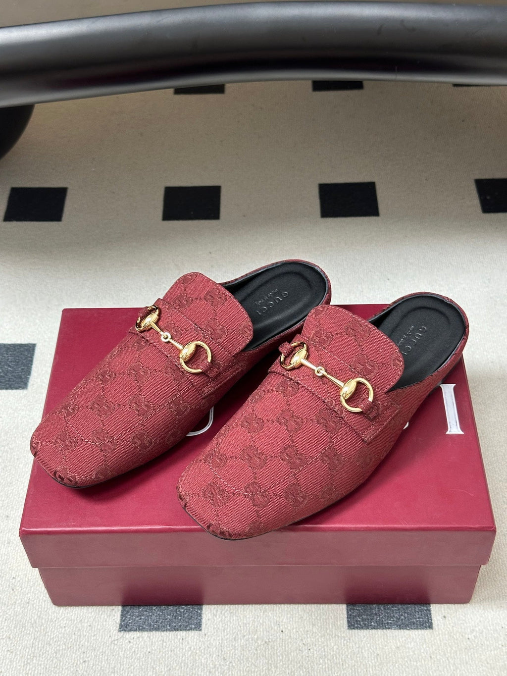 GUCCI 26S HORSEBIT LOAFER MULES IN RED CANVAS