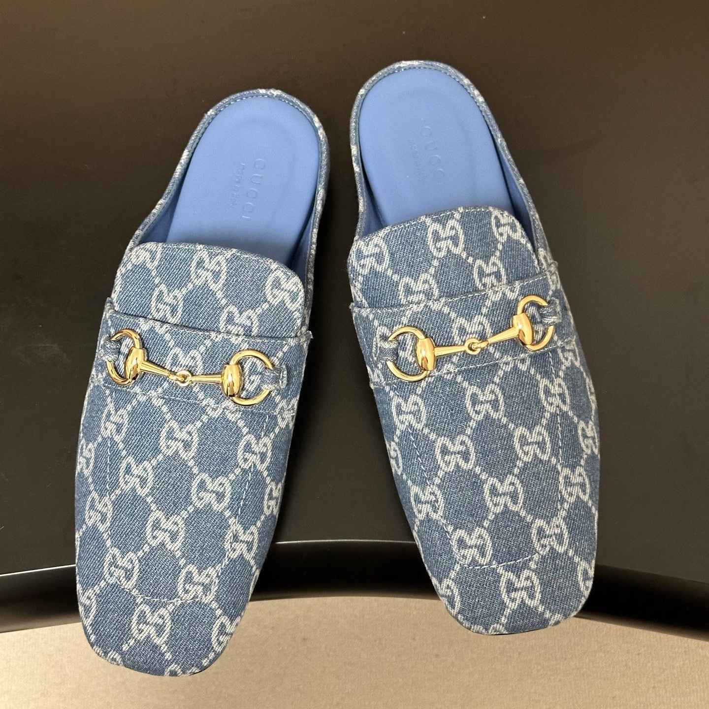GUCCI 26S HORSEBIT LOAFER MULES IN BLUE DENIM