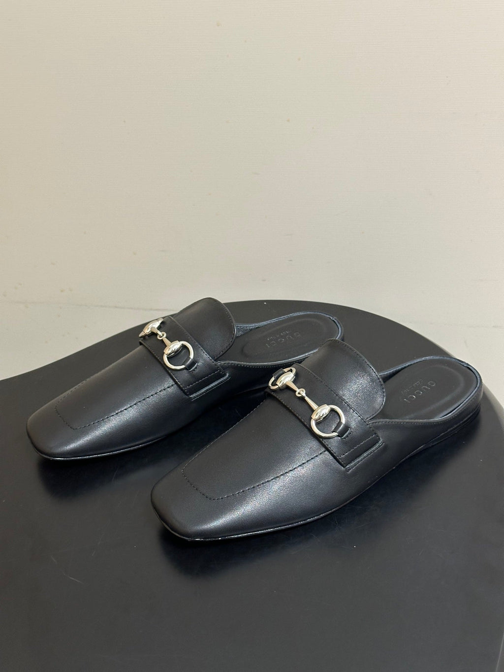 GUCCI 26S HORSEBIT LOAFER MULES IN BLACK CALFSKIN