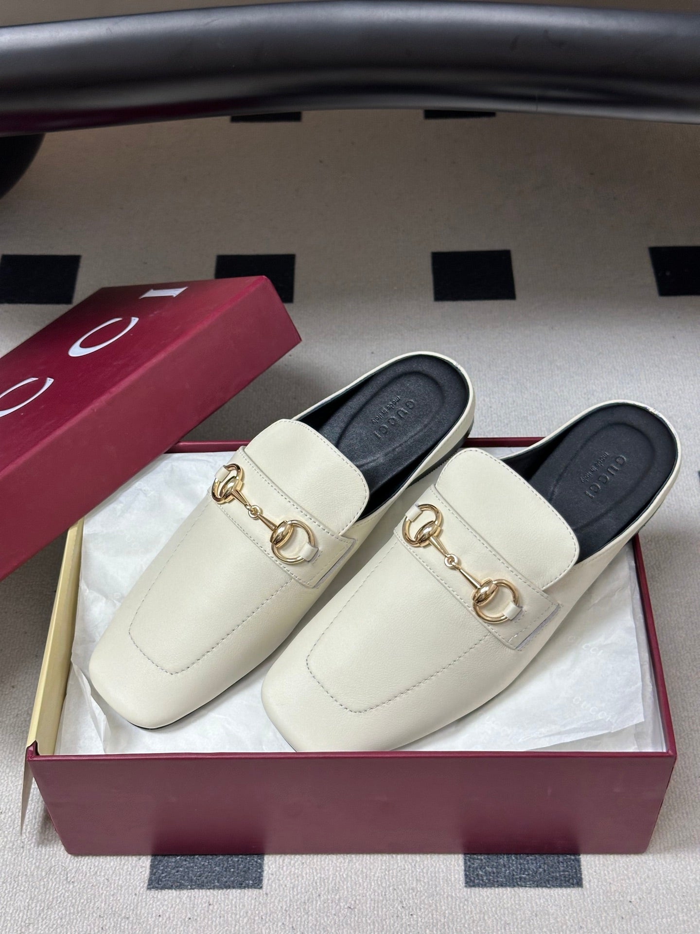 GUCCI 26S HORSEBIT LOAFER MULES IN WHITE CALFSKIN