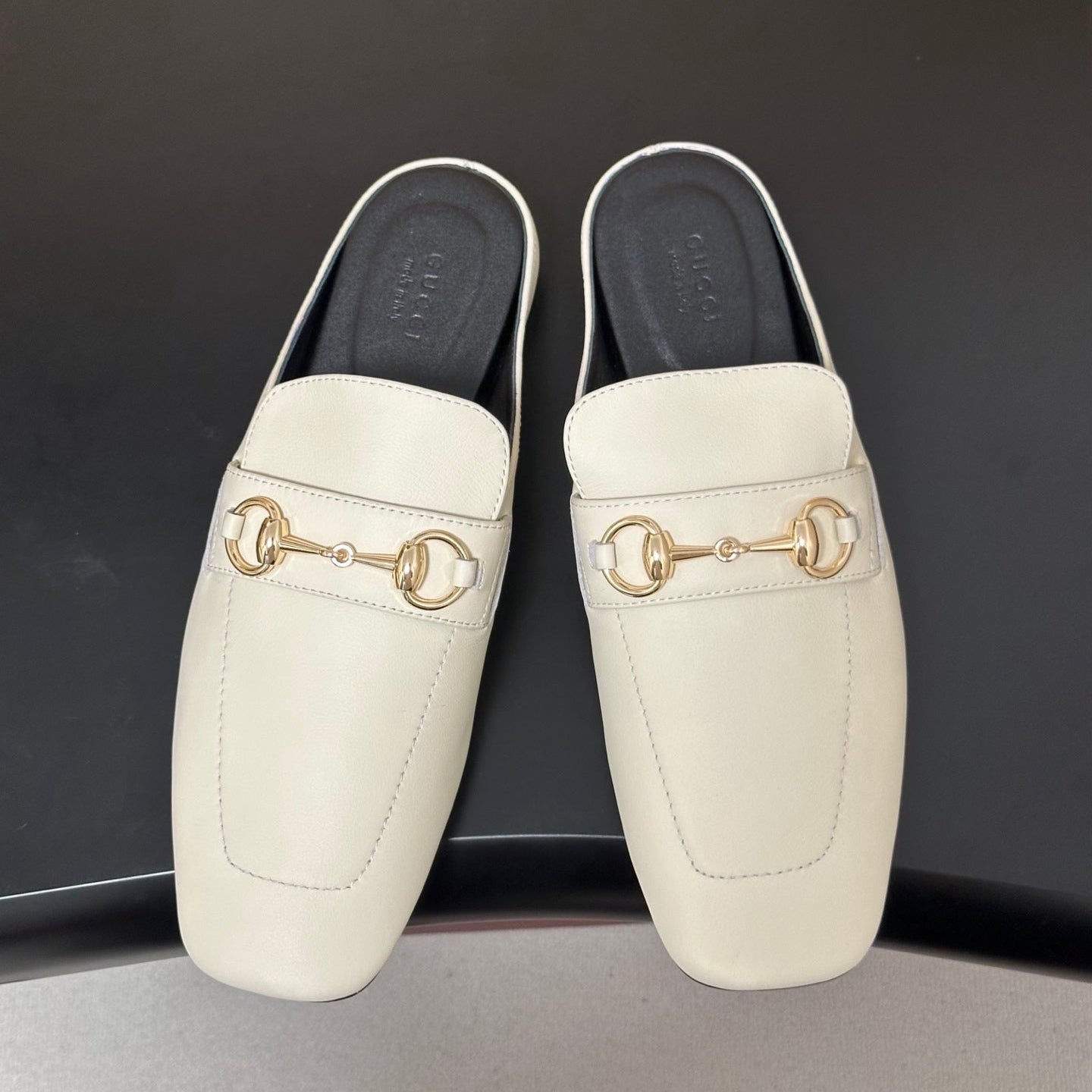 GUCCI 26S HORSEBIT LOAFER MULES IN WHITE CALFSKIN