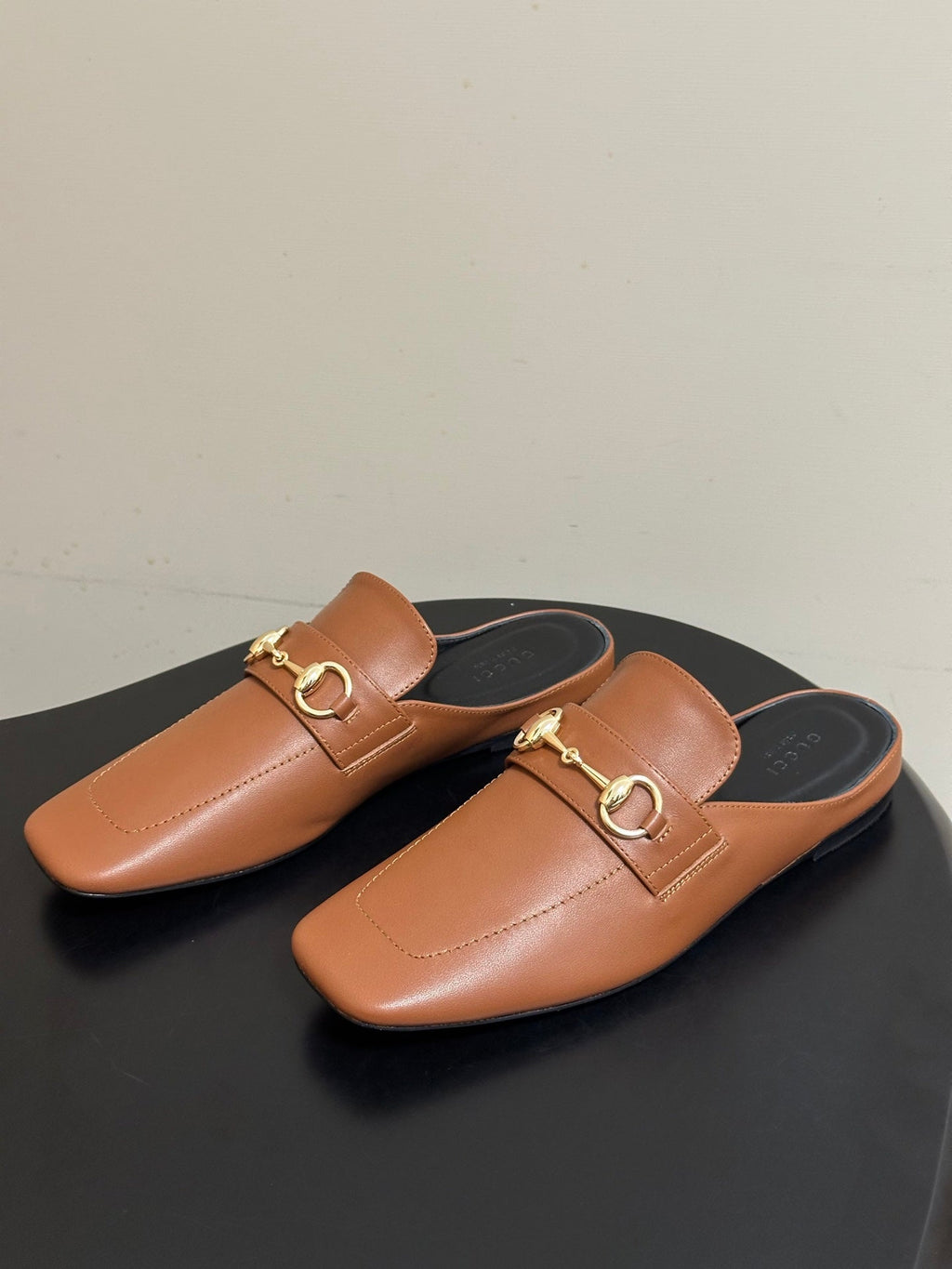 GUCCI 26S HORSEBIT LOAFER MULES IN LIGHT BROWN CALFSKIN