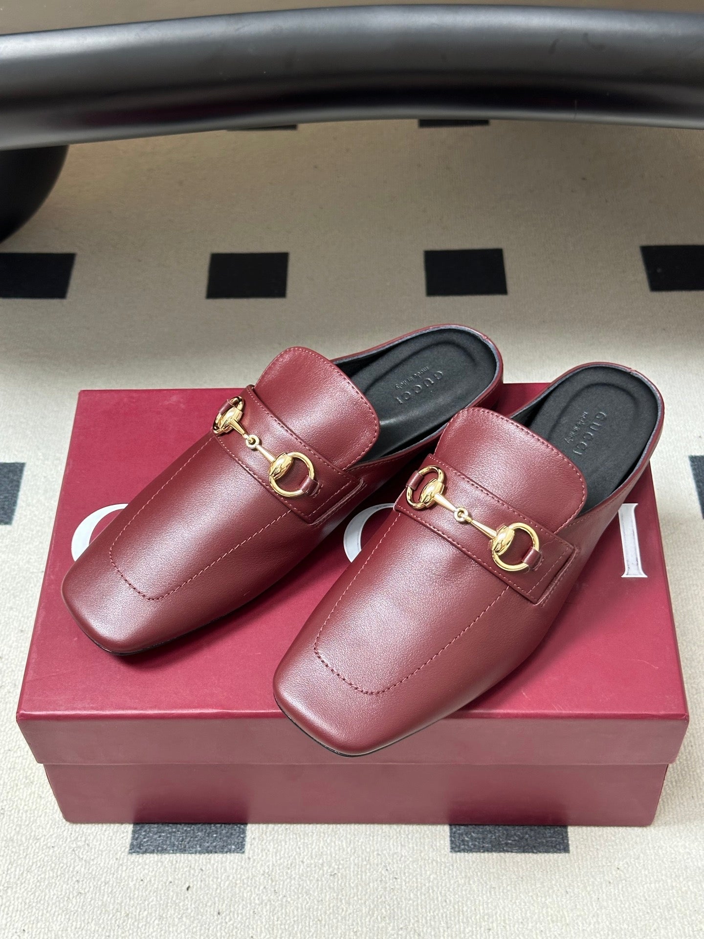 GUCCI 26S HORSEBIT LOAFER MULES IN RED CALFSKIN