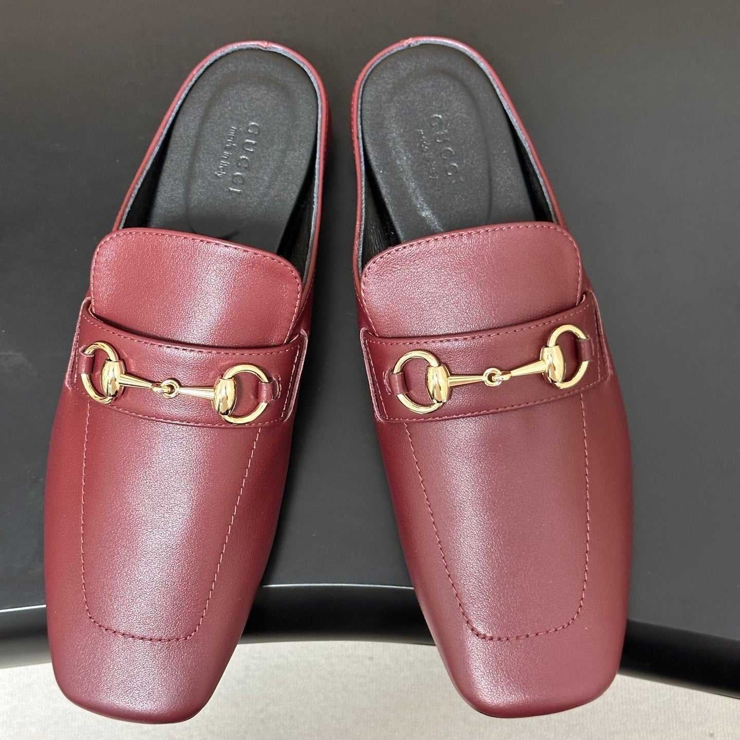 GUCCI 26S HORSEBIT LOAFER MULES IN RED CALFSKIN