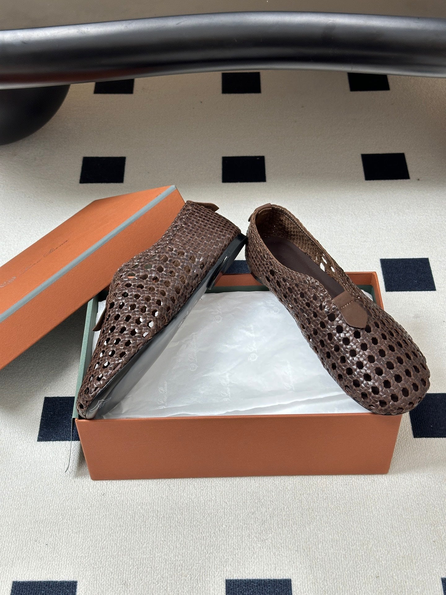 LP 26S BALLET FLATS IN DARK BROWN CALFSKIN WITH BASKETWEAVE DESIGN