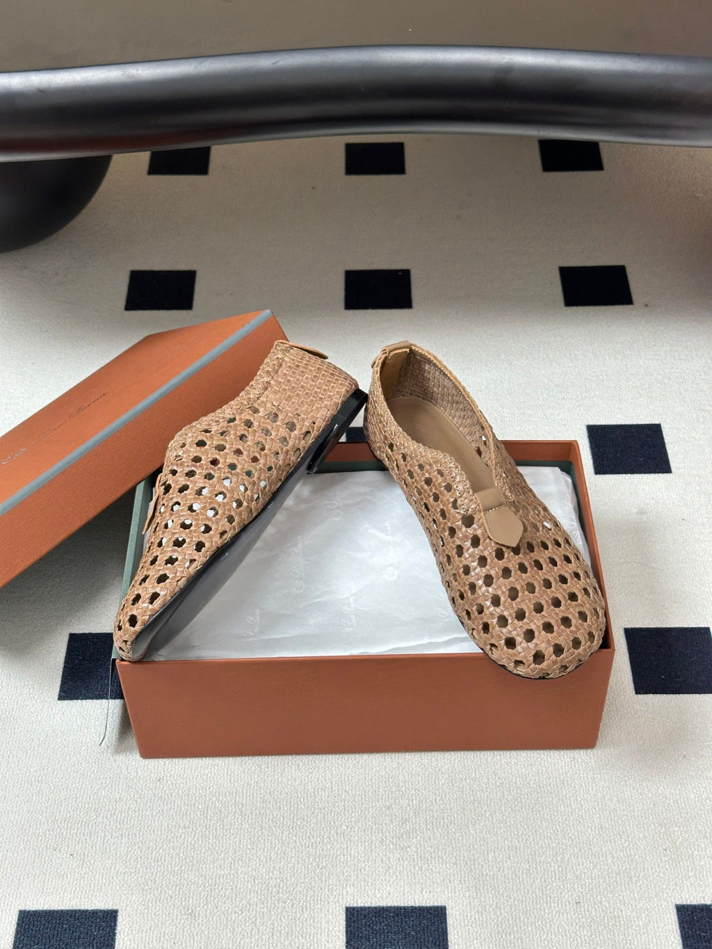 LP 26S BALLET FLATS IN DARK BEIGE CALFSKIN WITH BASKETWEAVE DESIGN
