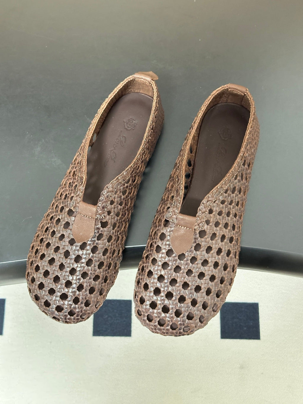 LP 26S BALLET FLATS IN DARK BROWN CALFSKIN WITH BASKETWEAVE DESIGN