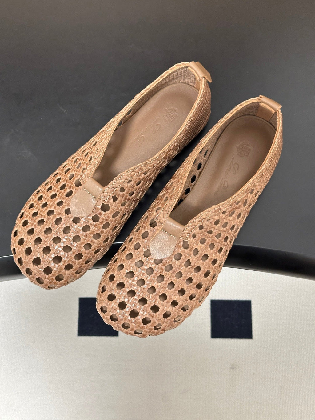 LP 26S BALLET FLATS IN DARK BEIGE CALFSKIN WITH BASKETWEAVE DESIGN
