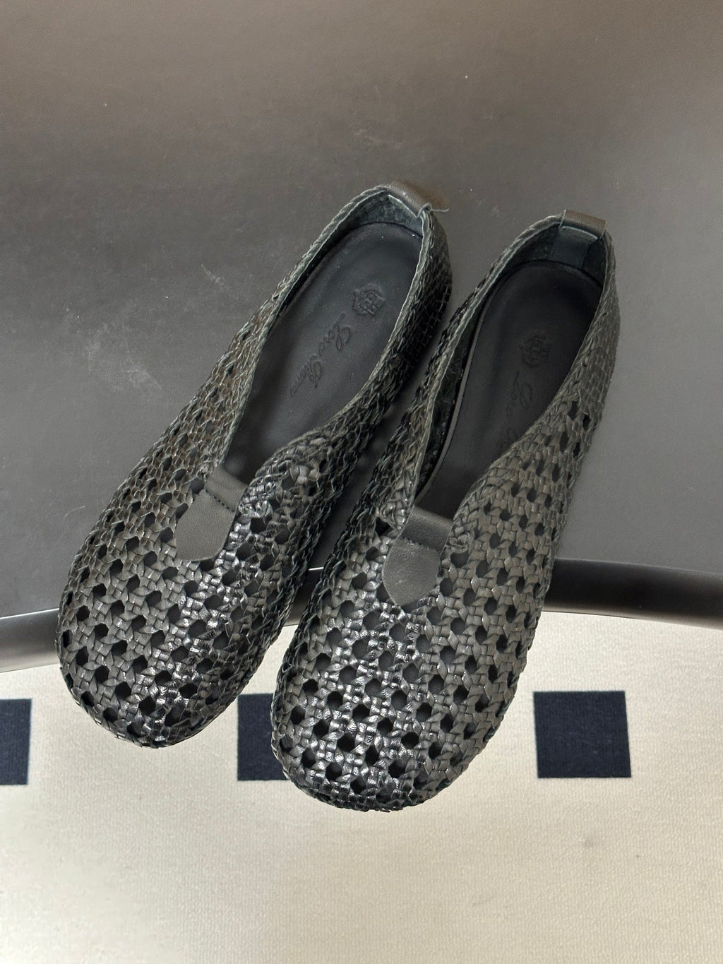 LP 26S BALLET FLATS IN BLACK CALFSKIN WITH BASKETWEAVE DESIGN