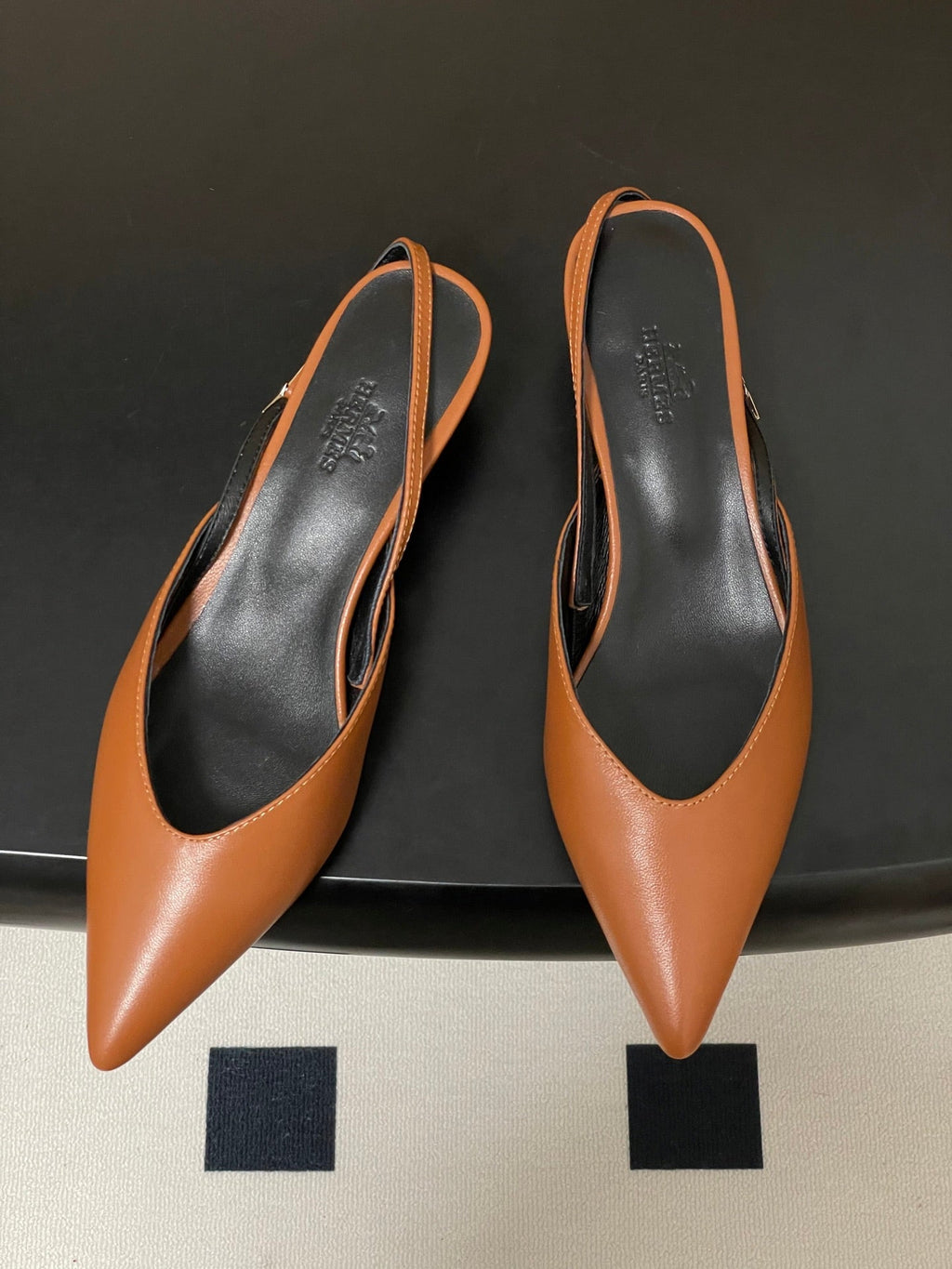 HM 26S NICOLE SLINGBACK 40MM IN CARAMEL BROWN CALFSKIN SILVER HARDWARE